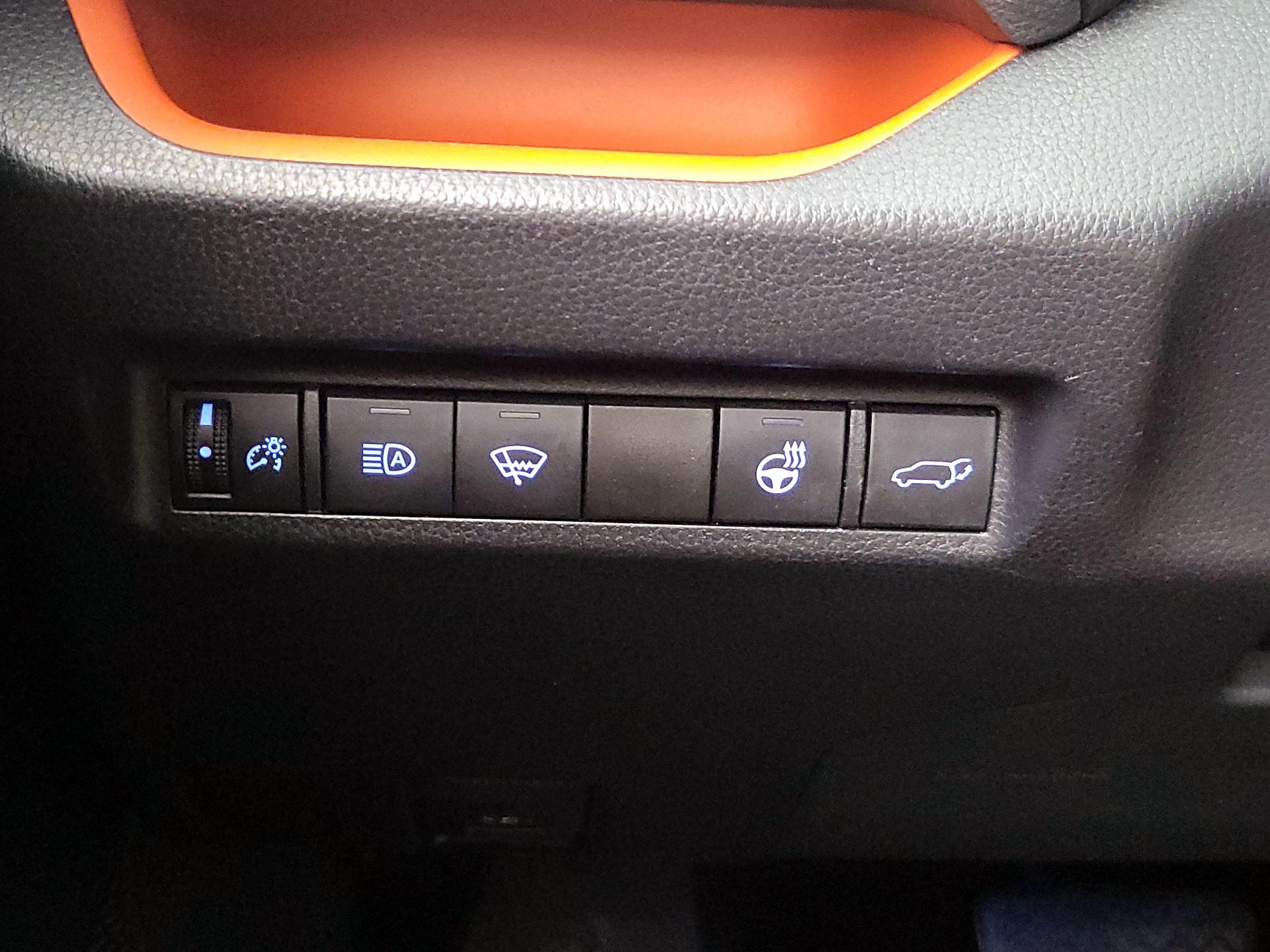 Thumbnail: 2019 Toyota RAV4 - 13