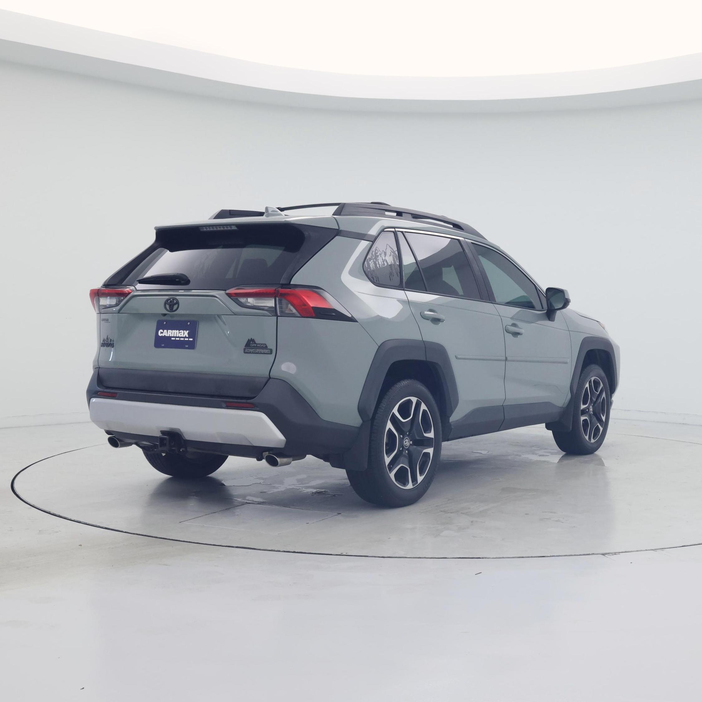 Thumbnail: 2019 Toyota RAV4 - 8