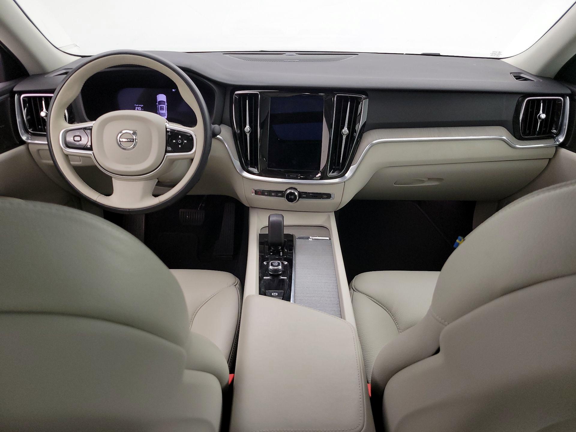 Thumbnail: 2024 Volvo S60 - 9