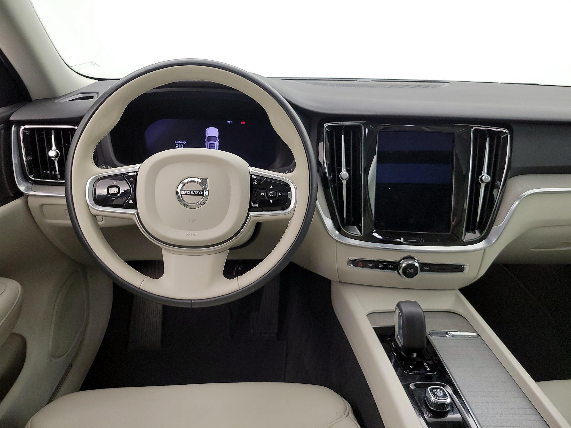 Thumbnail: 2024 Volvo S60 - 10