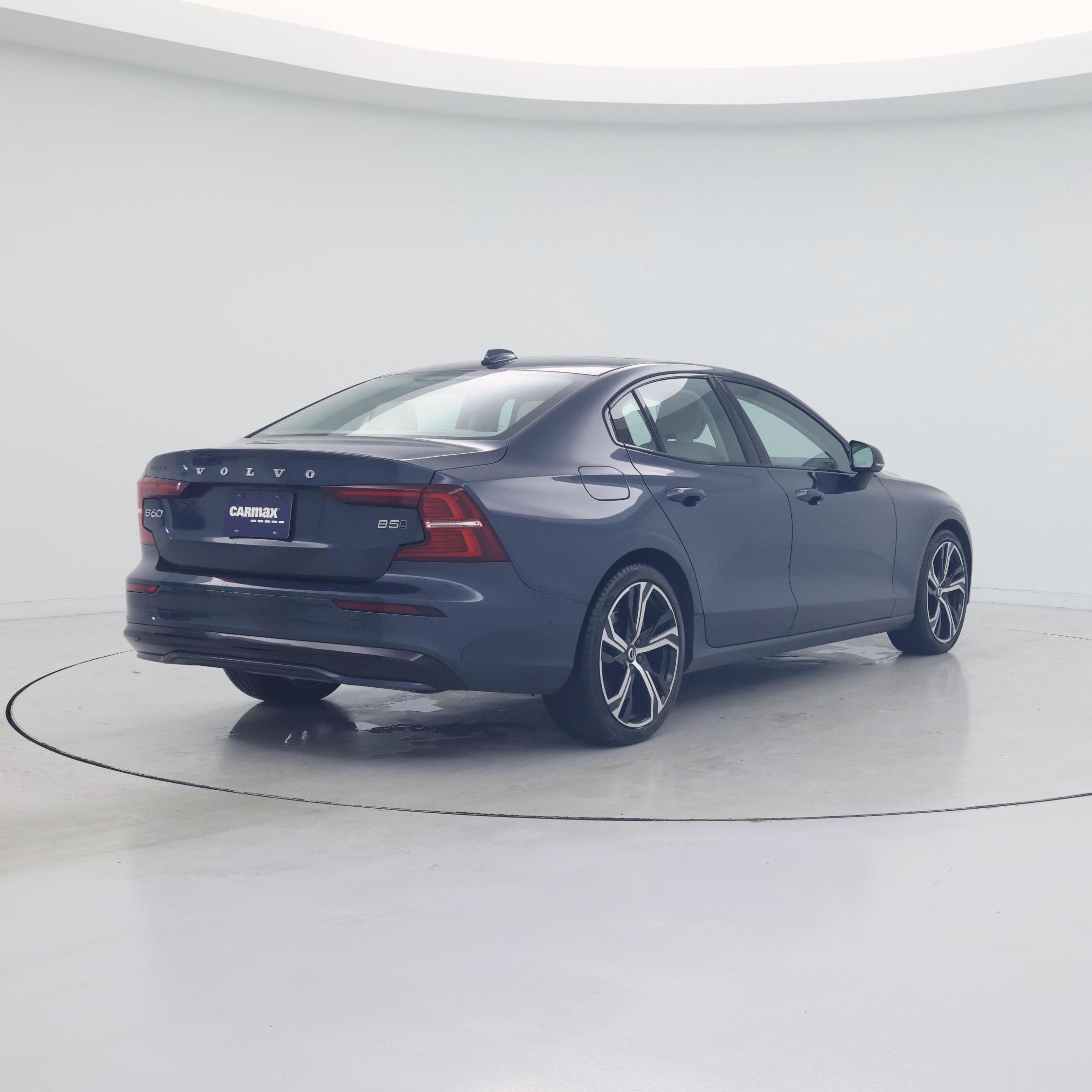 Thumbnail: 2024 Volvo S60 - 8
