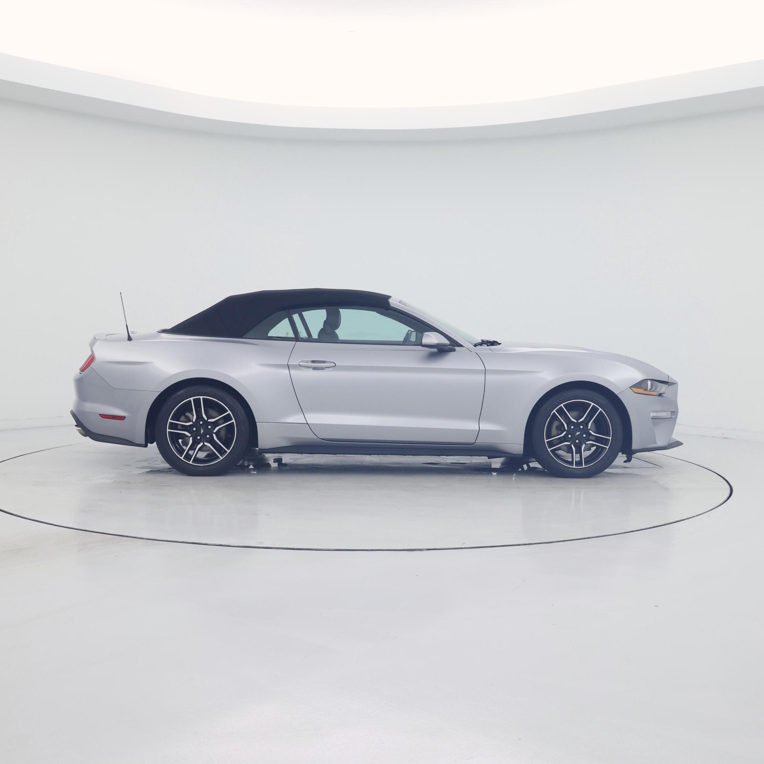 Thumbnail: 2022 Ford Mustang - 7