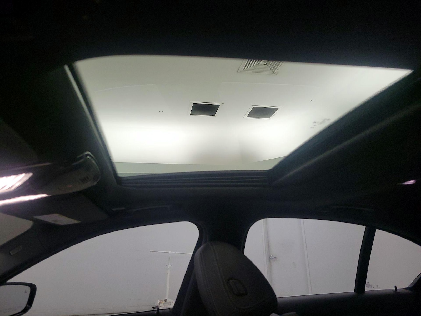 2024 BMW 3 Series 330i - Photo 21