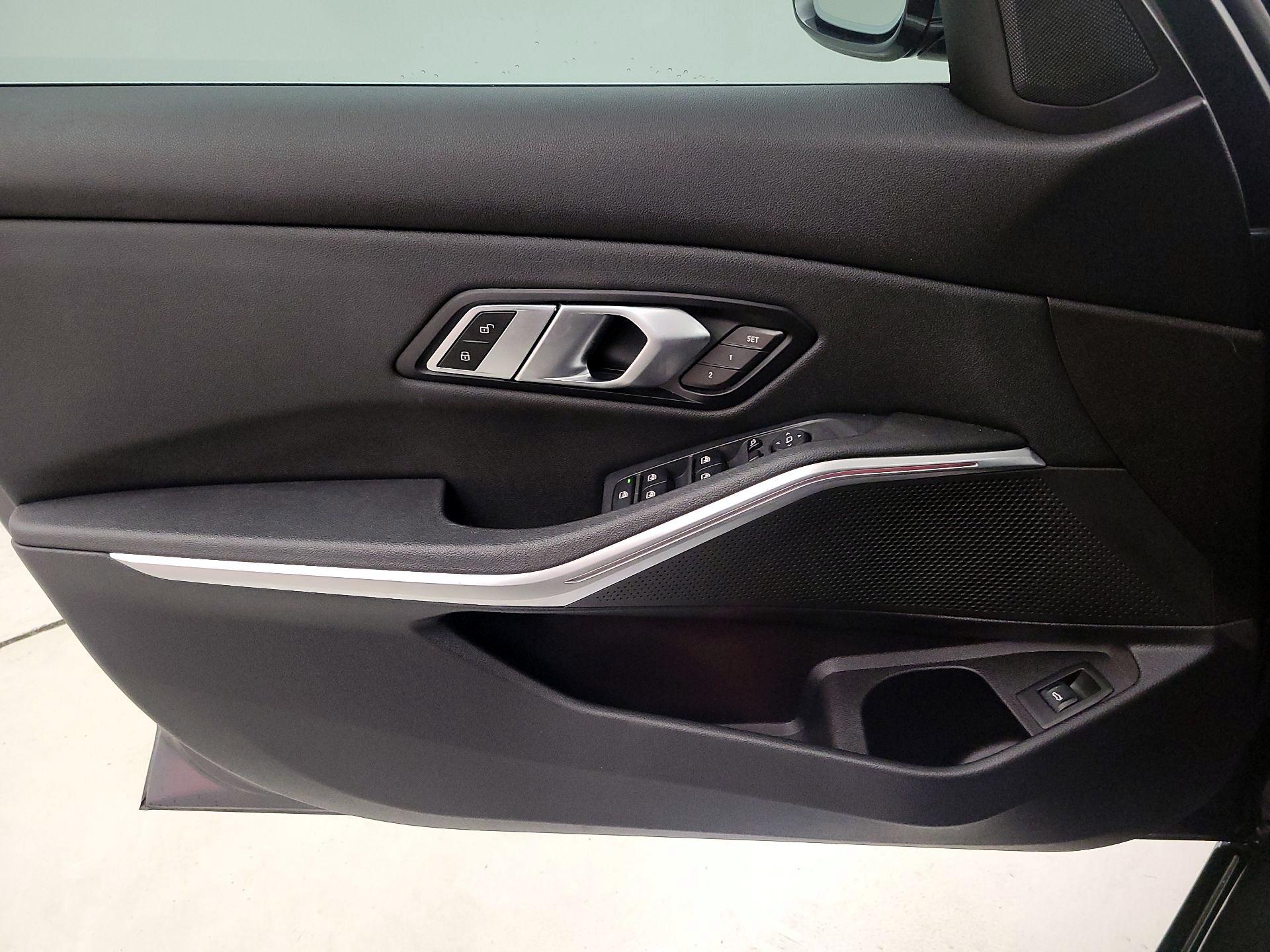 Thumbnail: 2021 BMW 3 Series - 12