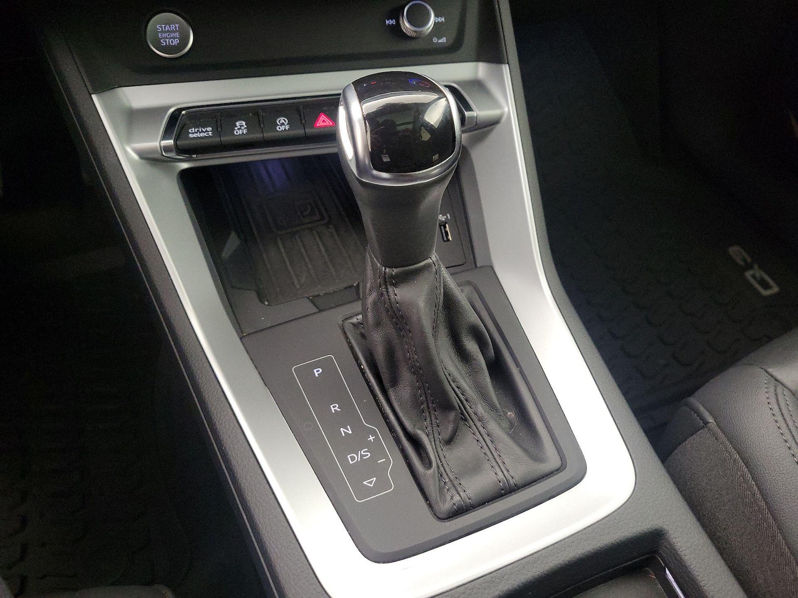 2020 Audi Q3 S Line Premium Plus - Photo 18