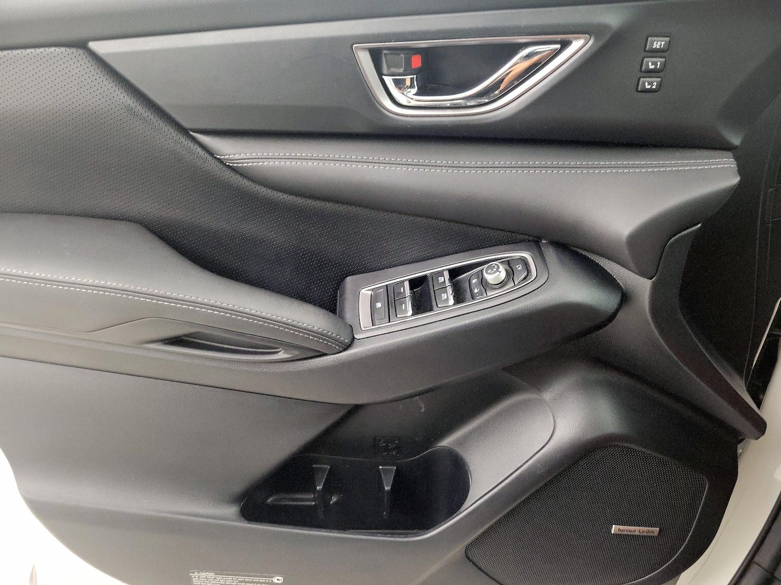 2025 Subaru Ascent Limited - Photo 13