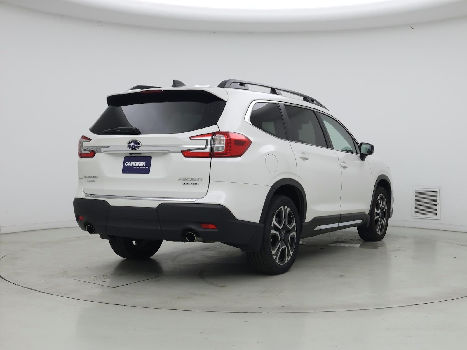 2025 Subaru Ascent Limited - Photo 9