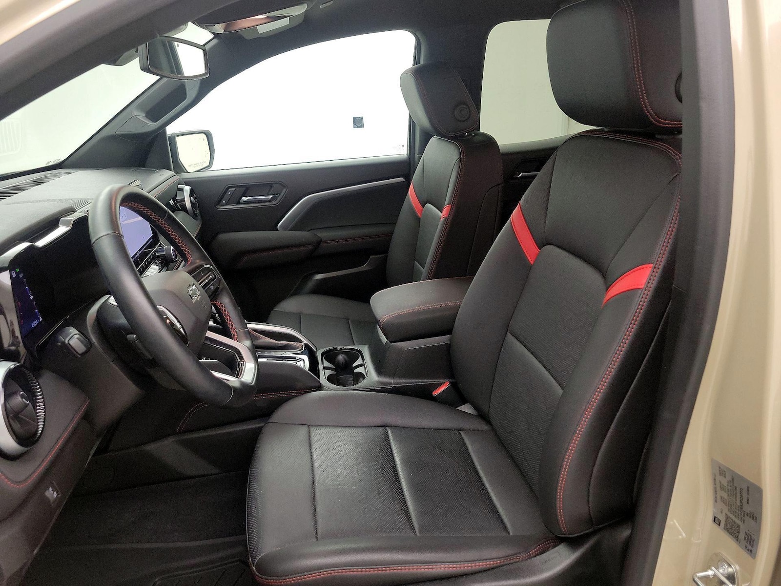 2023 Chevrolet Colorado Z71 - Photo 12