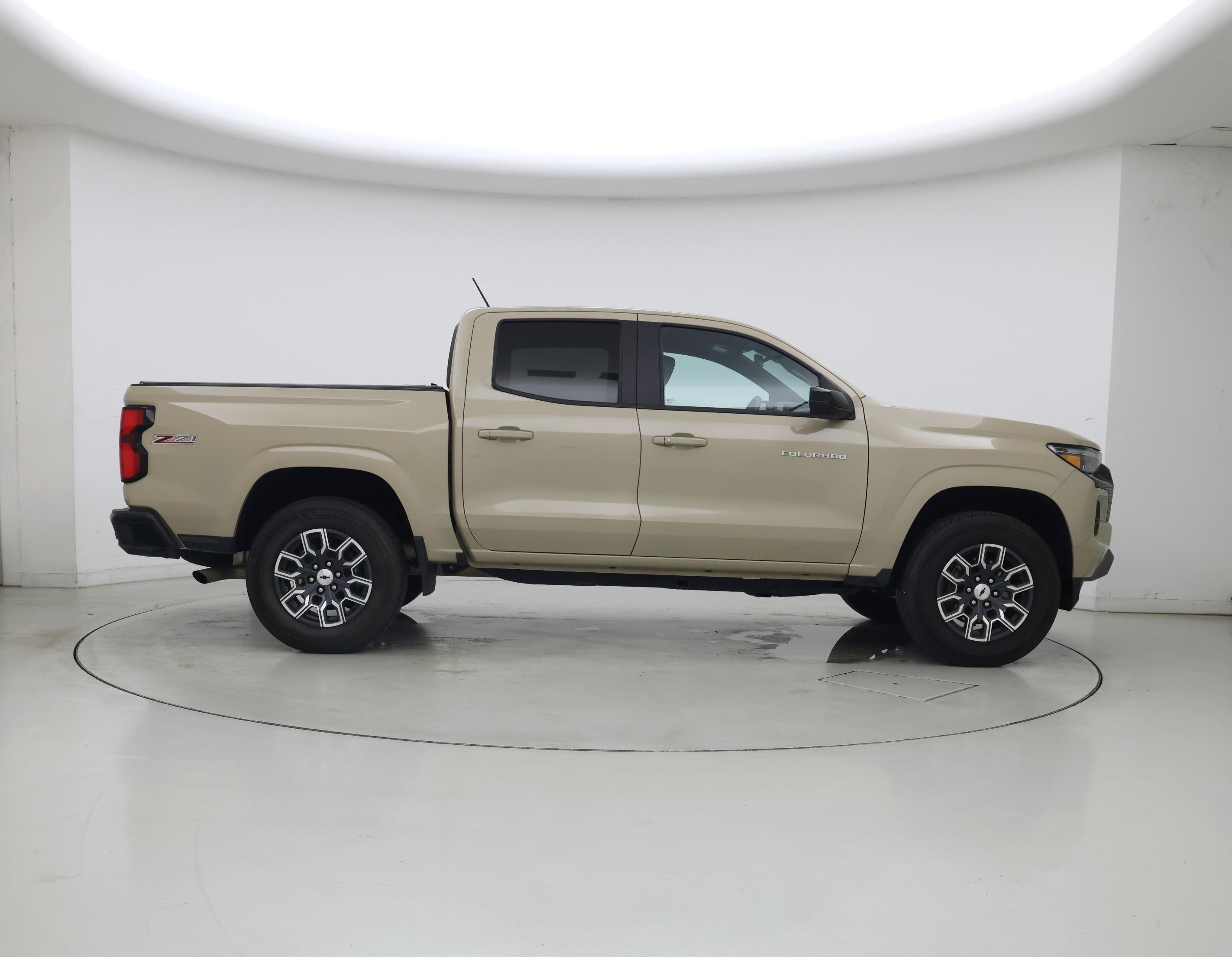 Thumbnail: 2023 Chevrolet Colorado - 7