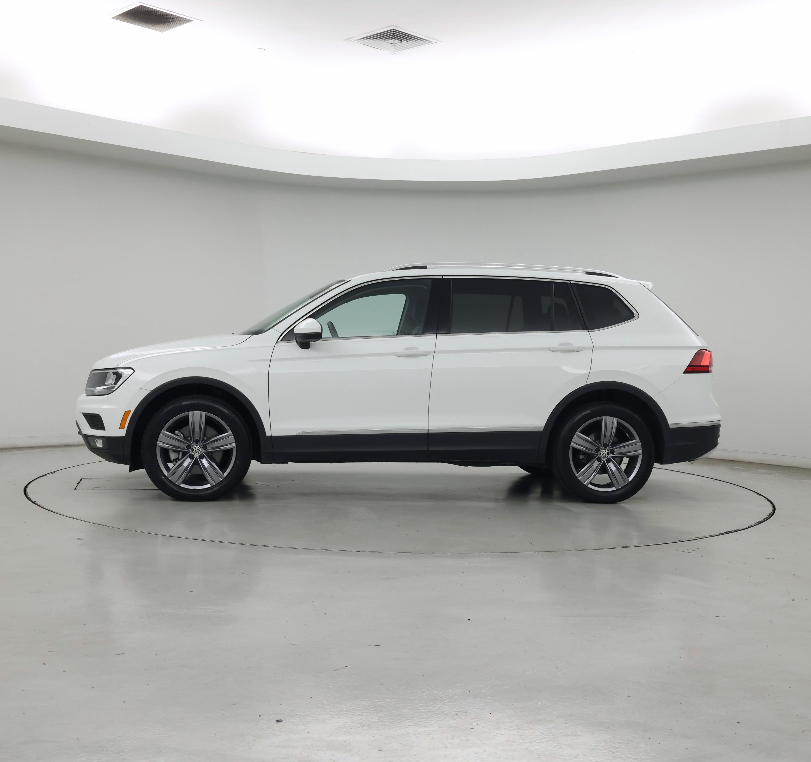 Thumbnail: 2021 Volkswagen Tiguan - 3