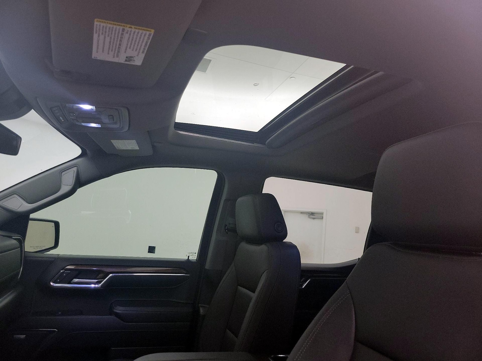Sunroof(s) & Overhead Airbags