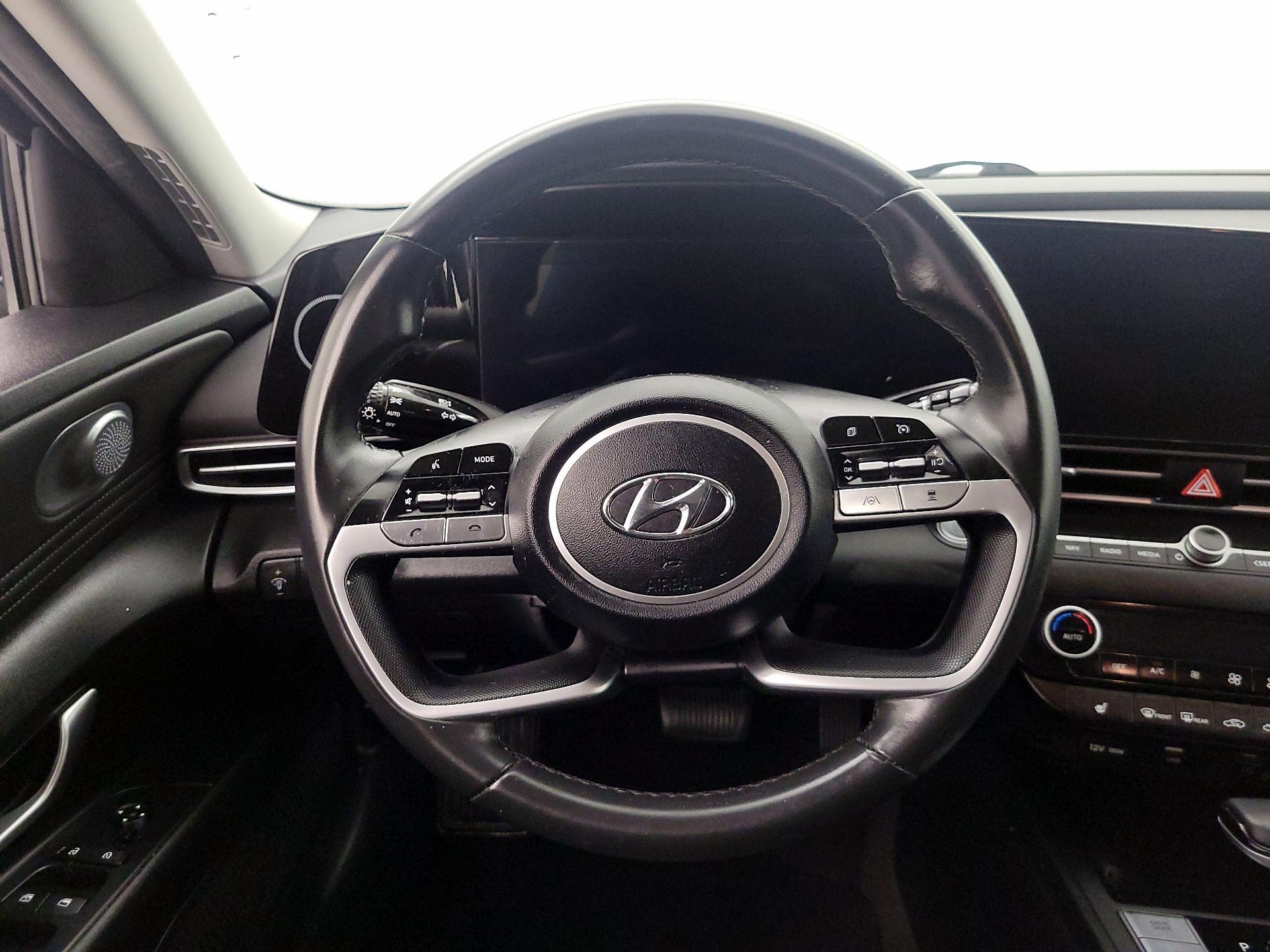Thumbnail: 2023 Hyundai Elantra - 10