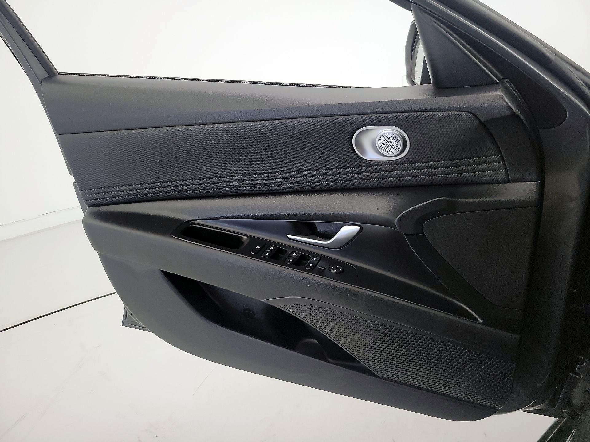 Thumbnail: 2023 Hyundai Elantra - 12