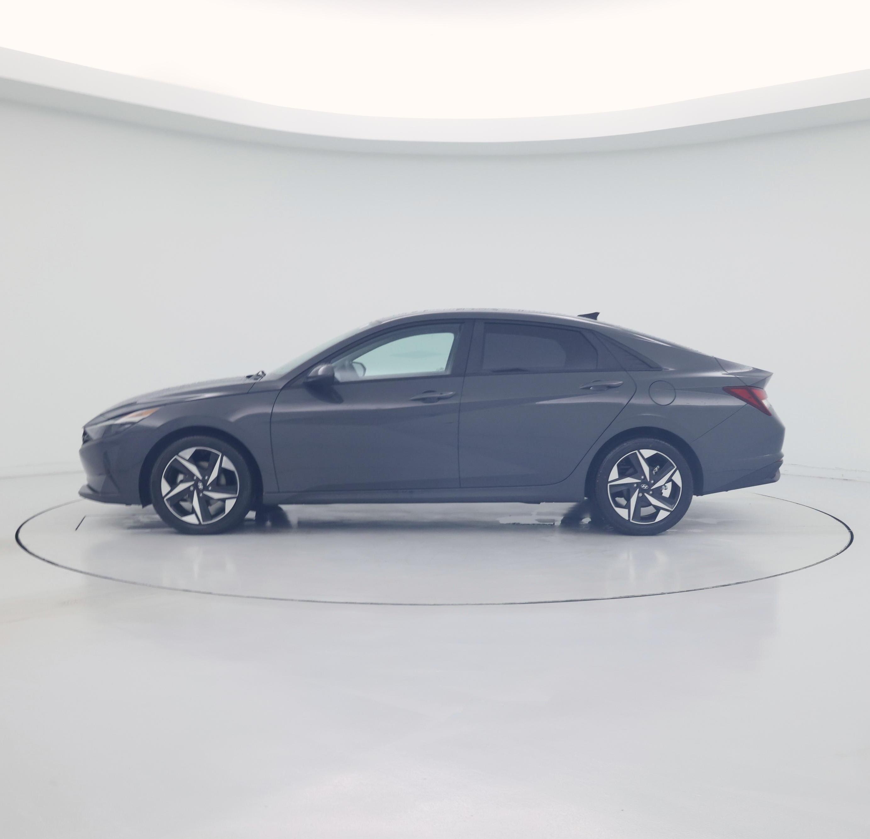 Thumbnail: 2023 Hyundai Elantra - 3