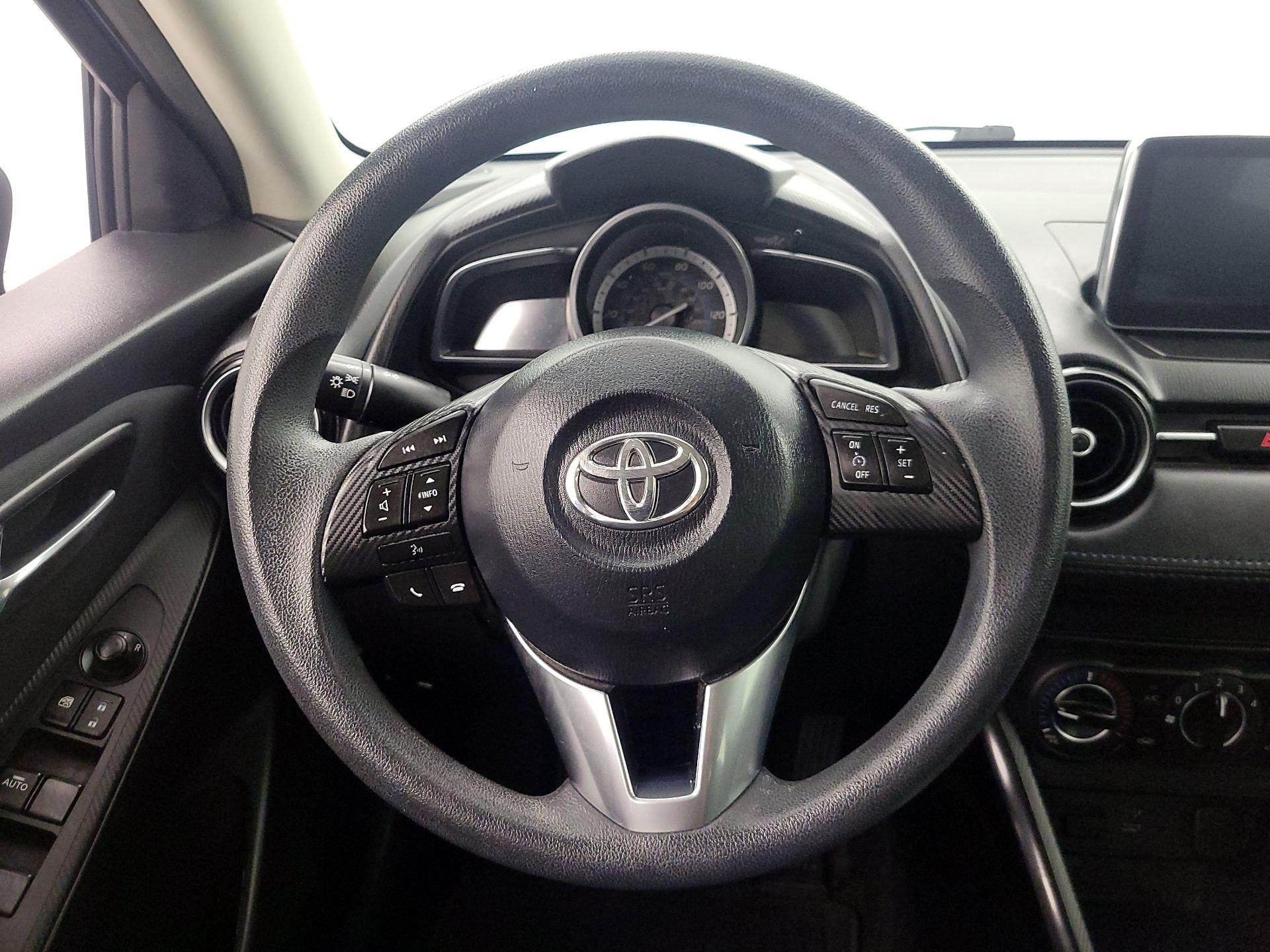 Thumbnail: 2018 Toyota Yaris iA - 10