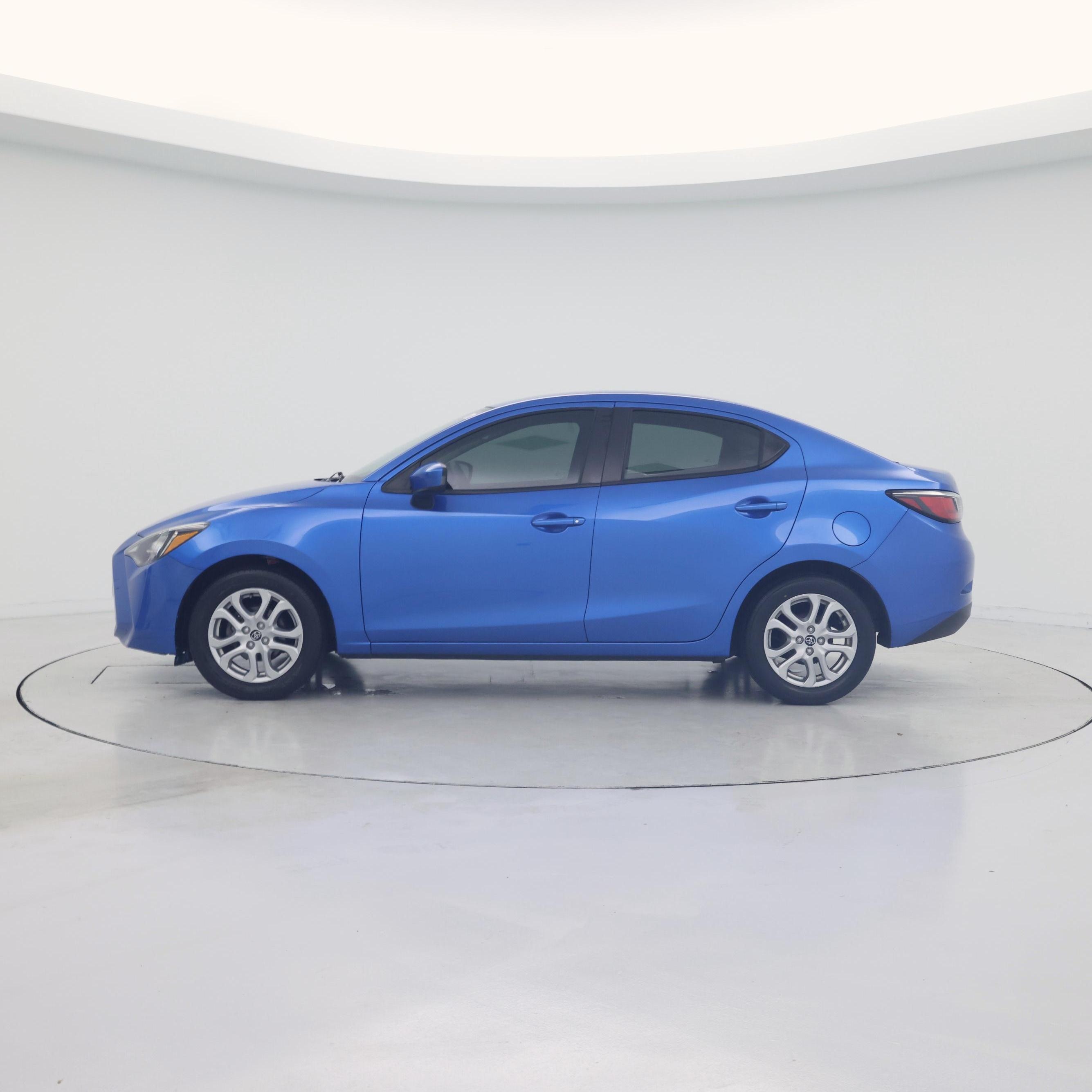Thumbnail: 2018 Toyota Yaris iA - 3