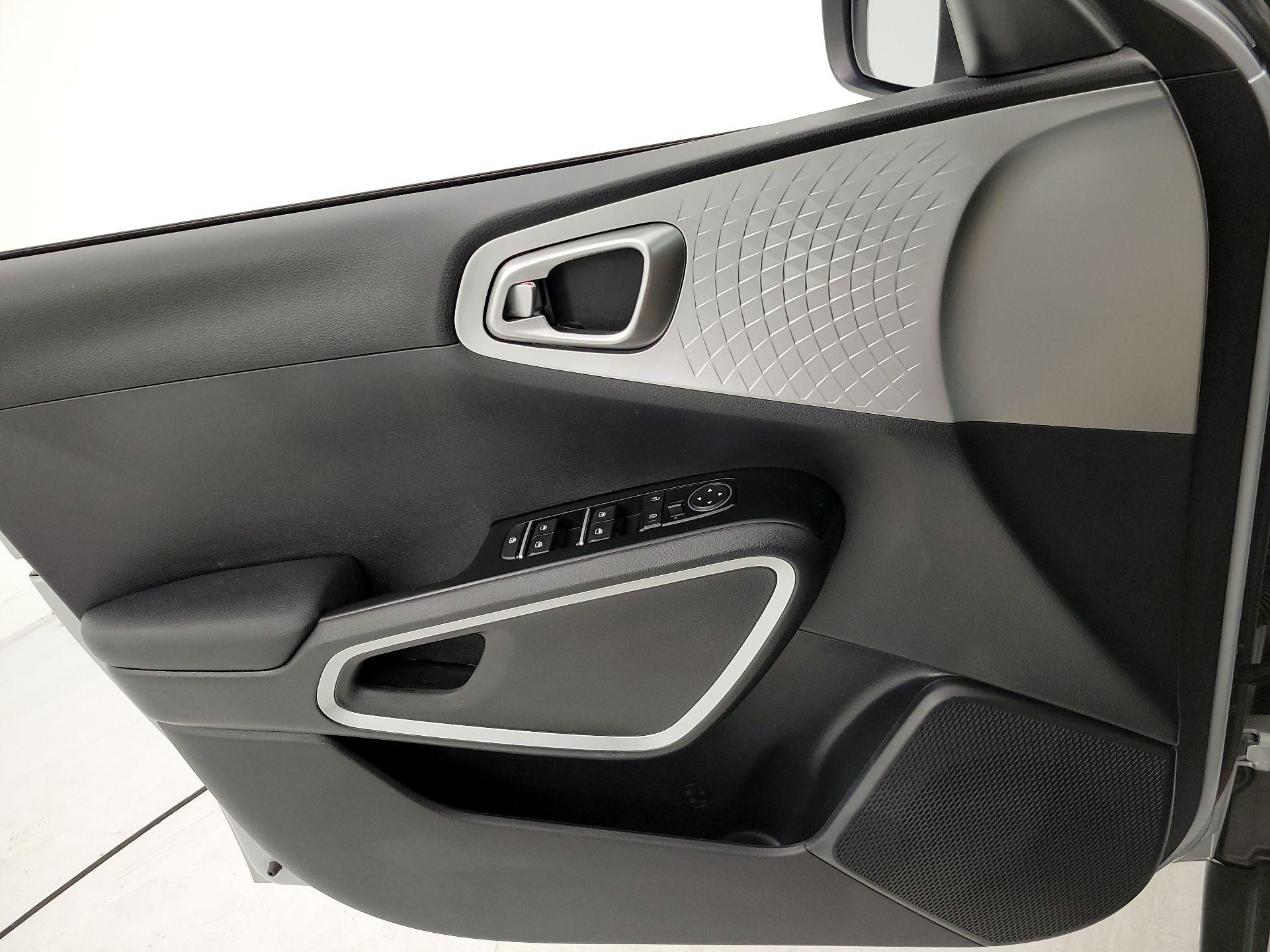 Thumbnail: 2020 Kia Soul - 12