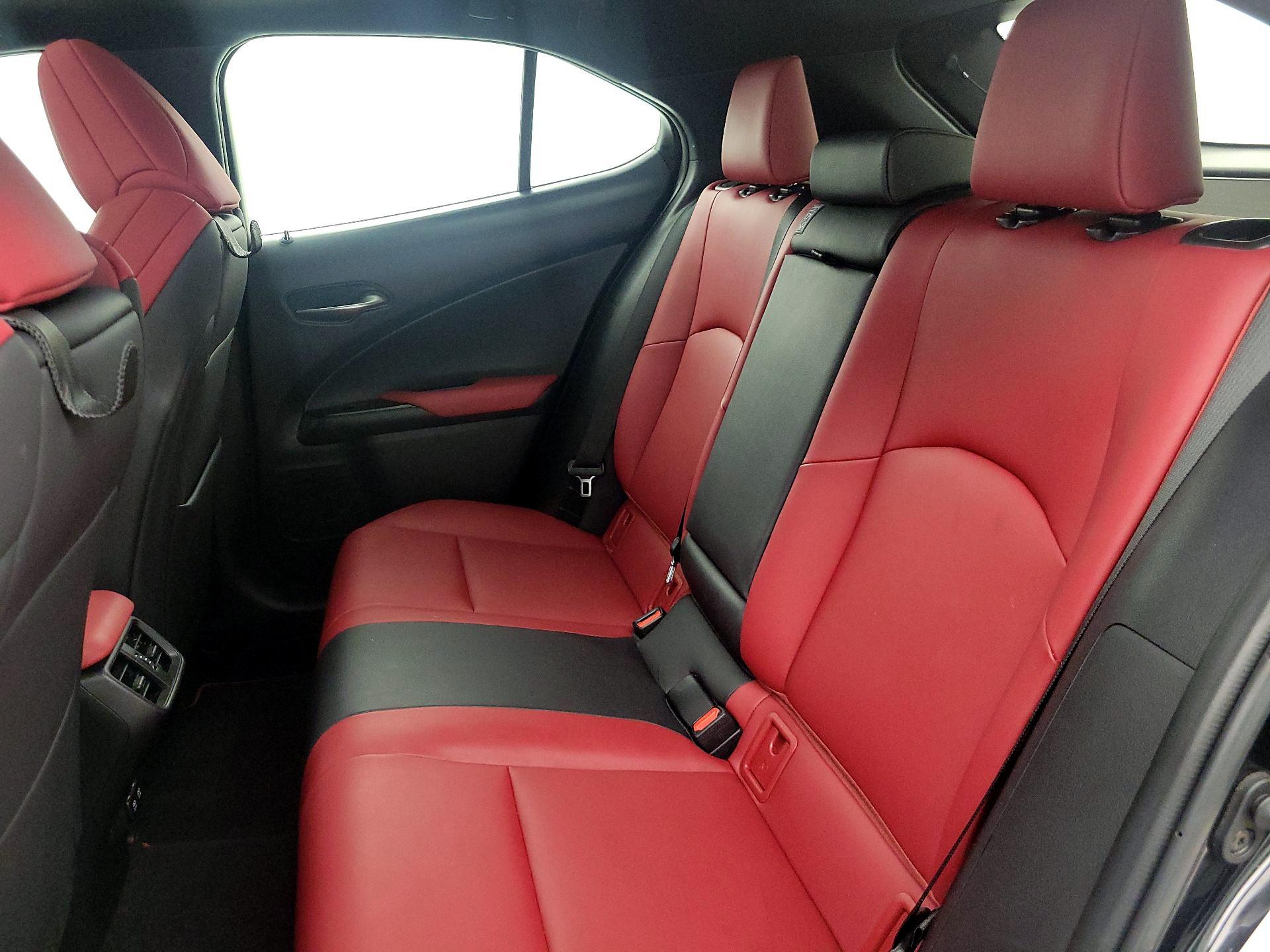 Thumbnail: 2019 Lexus UX - 20