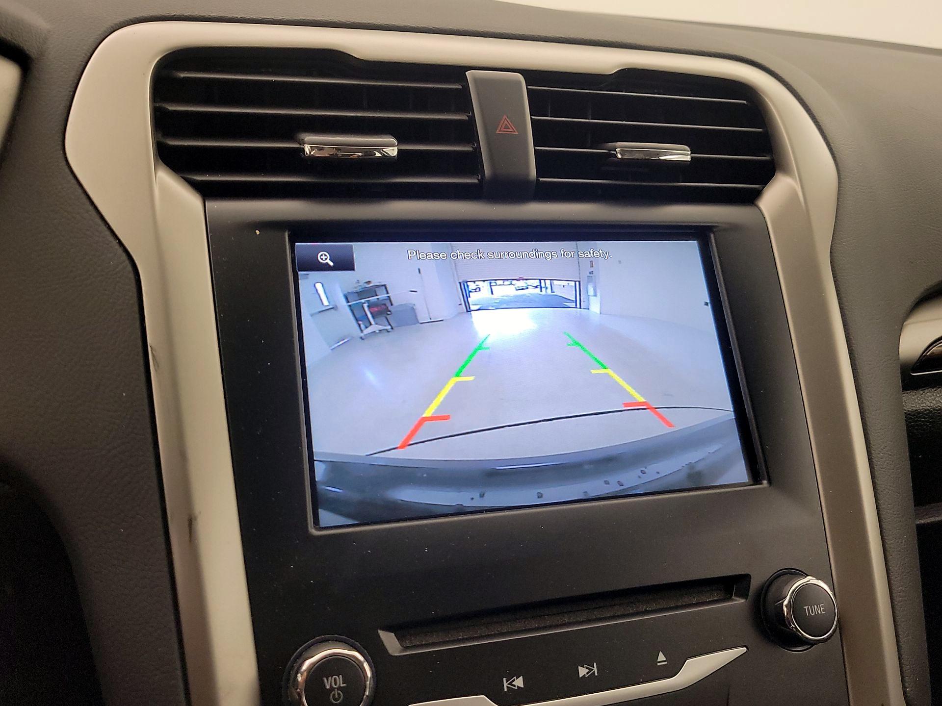 Thumbnail: 2014 Ford Fusion - 15