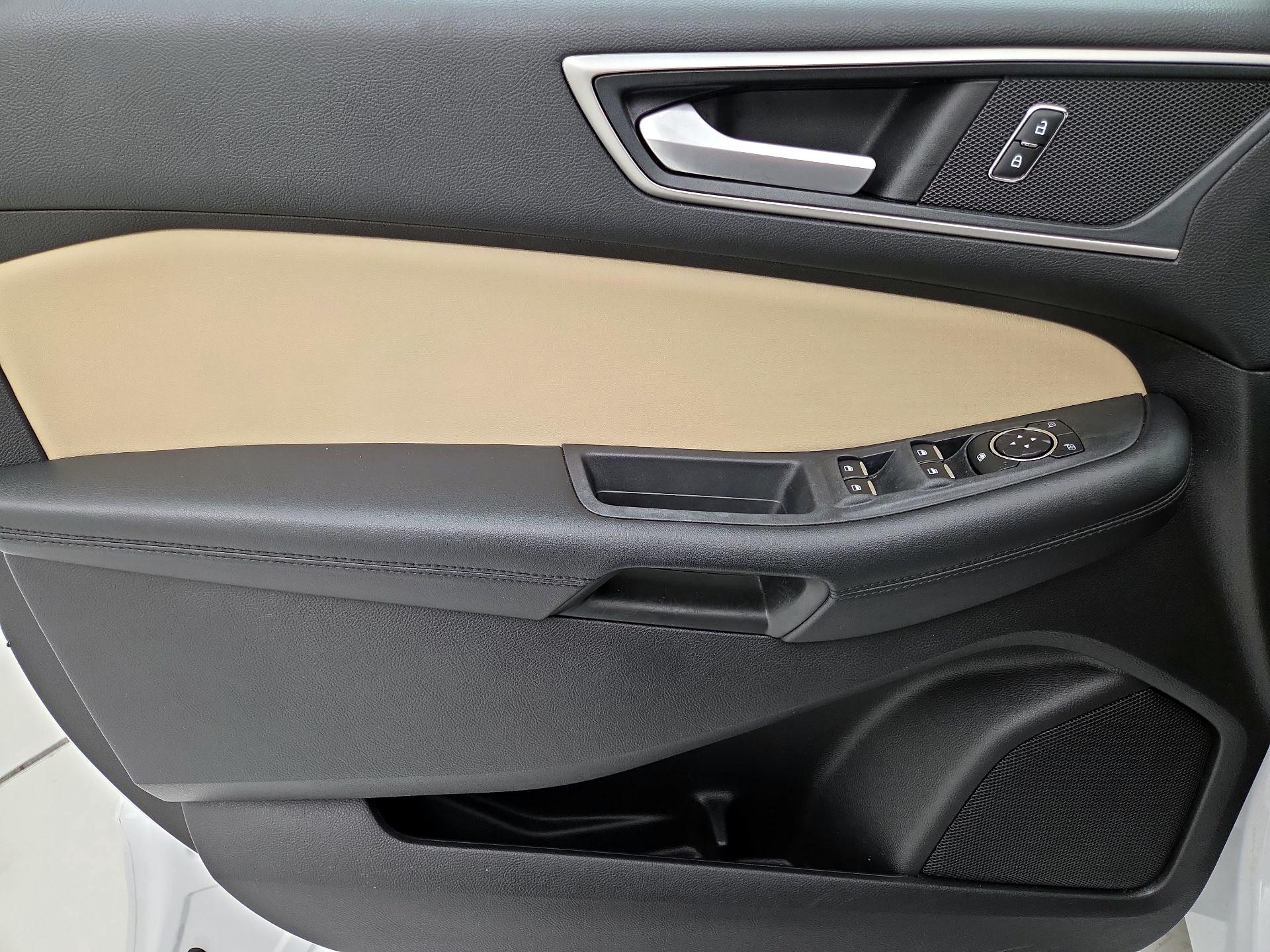 Thumbnail: 2021 Ford Edge - 12