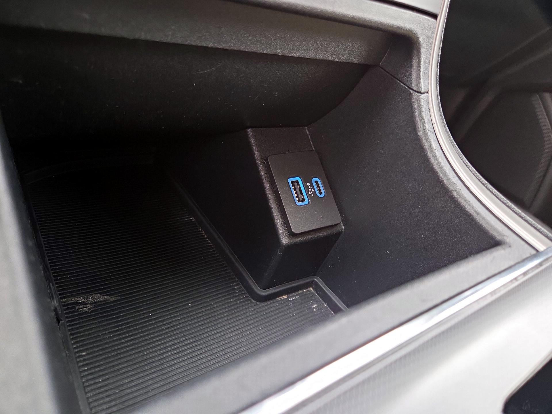 Thumbnail: 2021 Ford Edge - 18