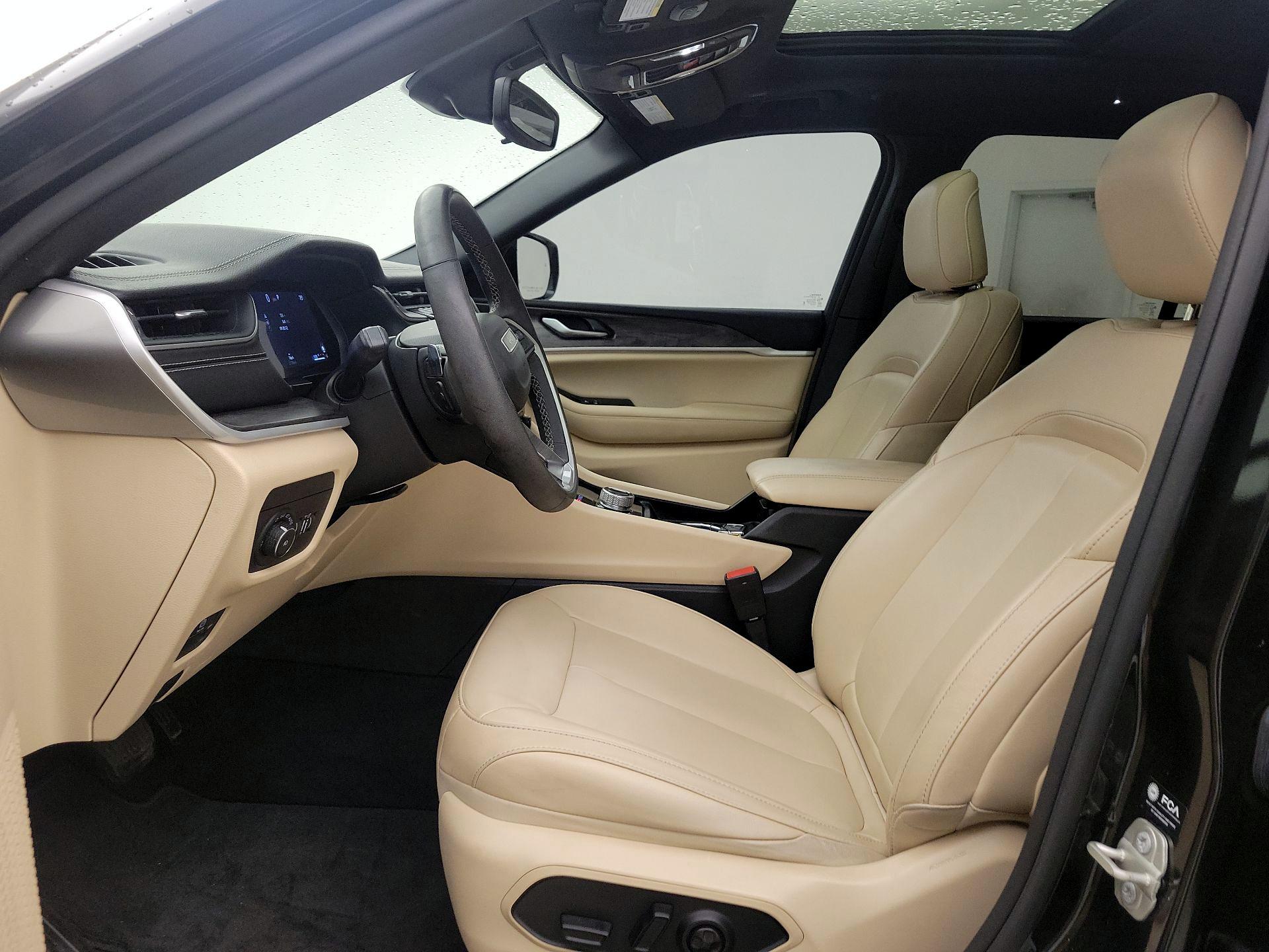 Thumbnail: 2024 Jeep Grand Cherokee - 11