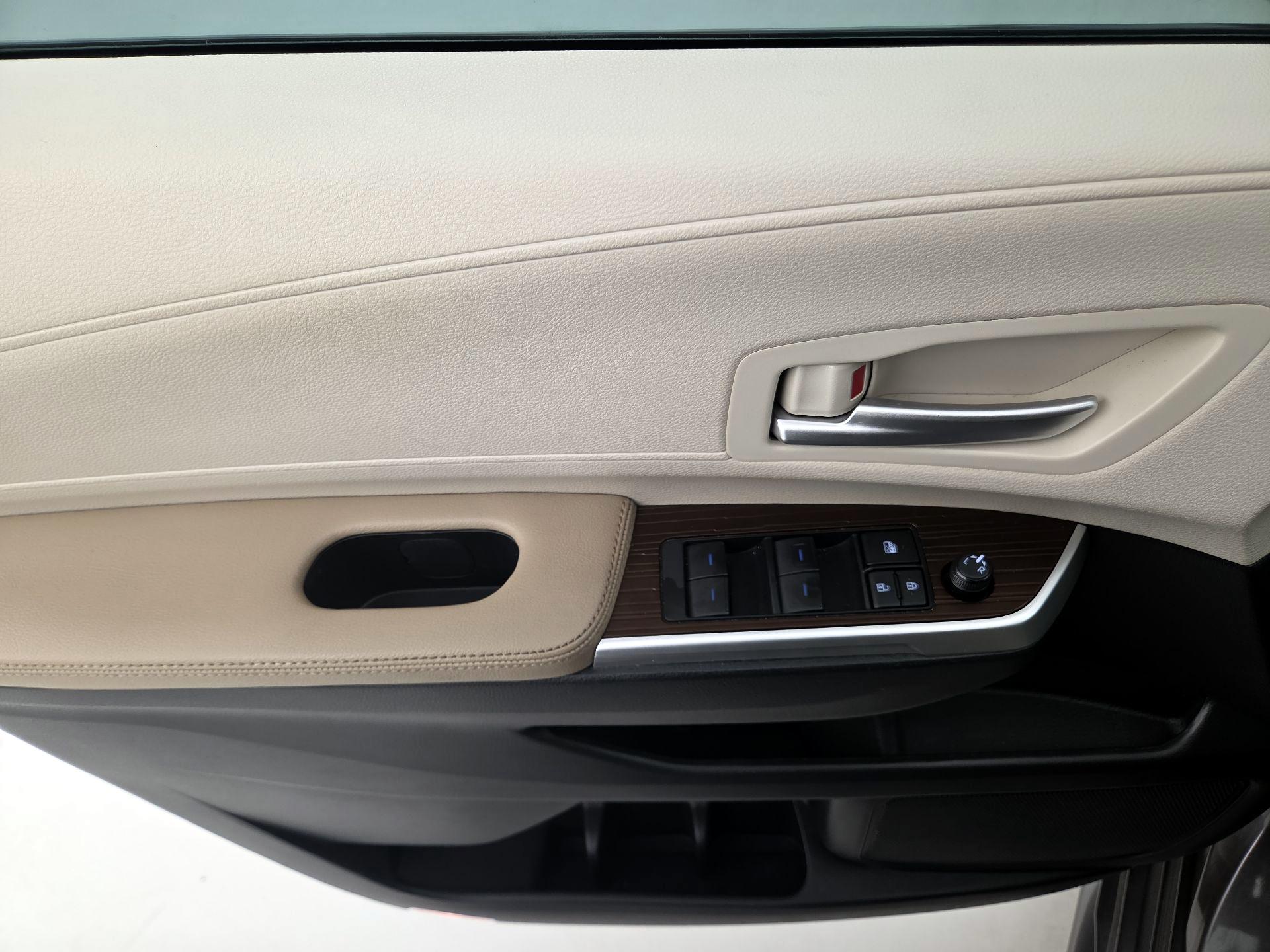 Thumbnail: 2024 Toyota Sienna - 12