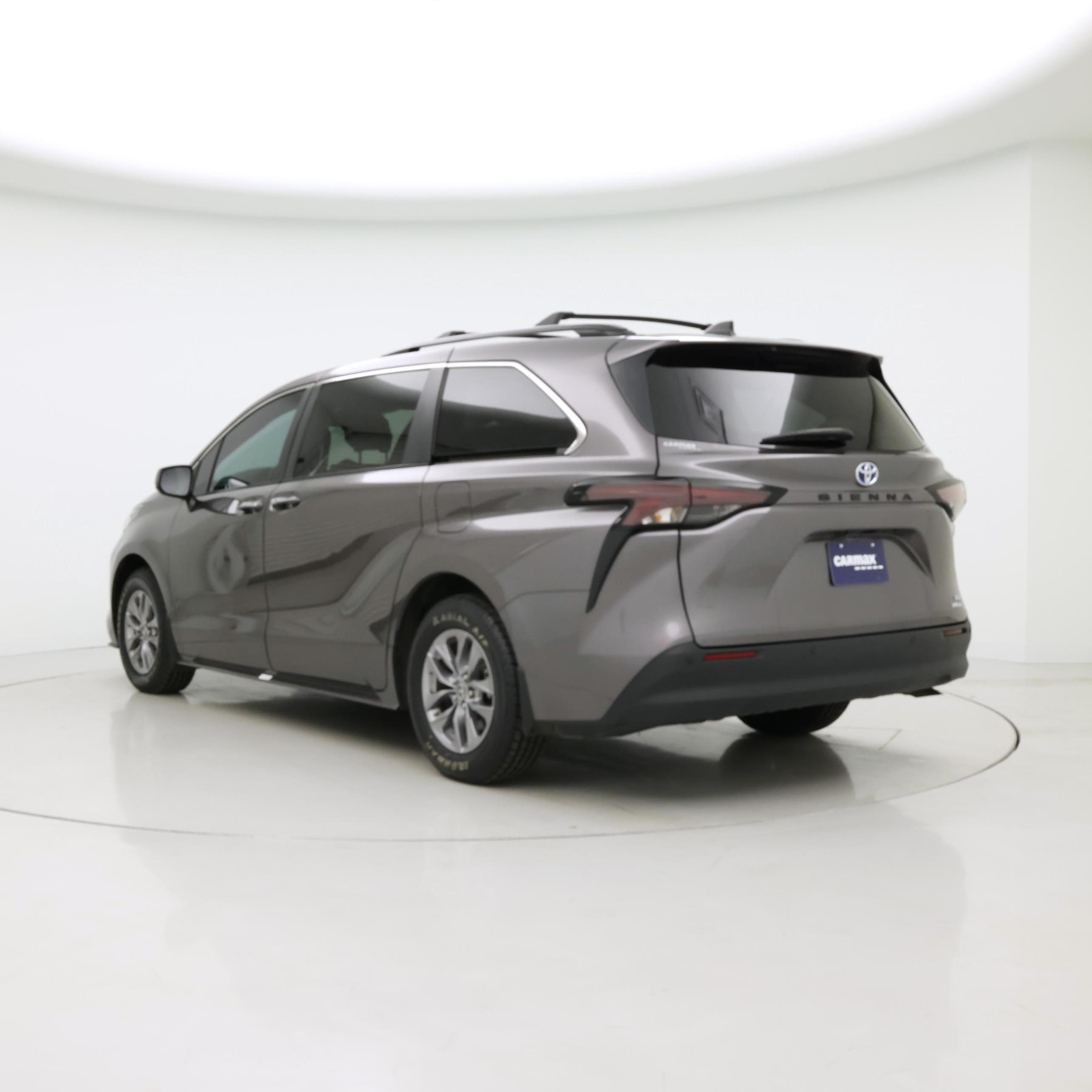 Thumbnail: 2024 Toyota Sienna - 2