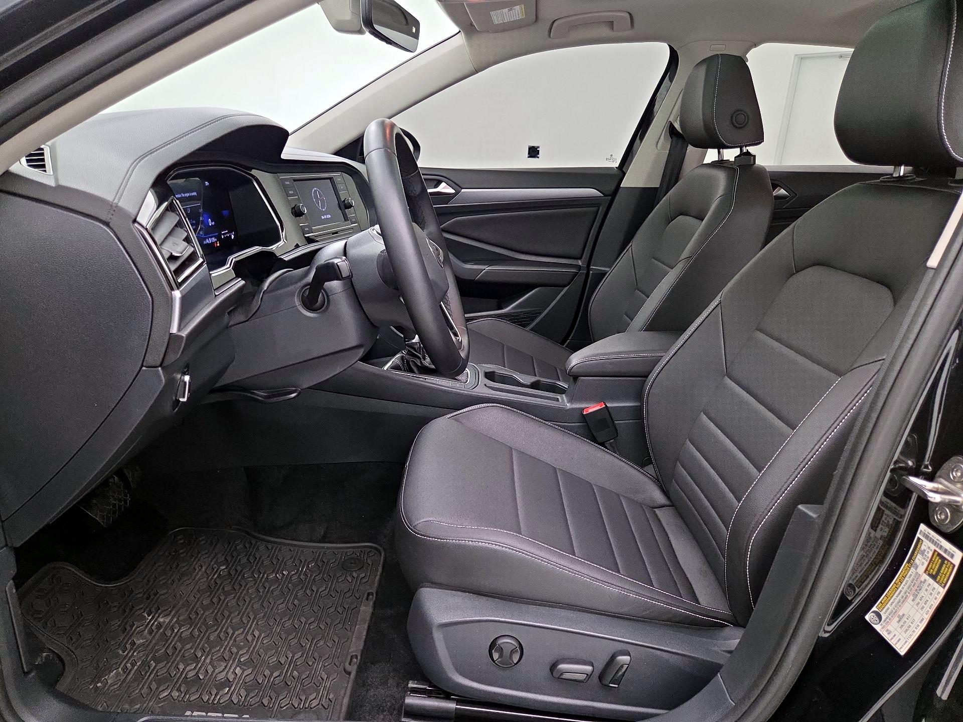 Thumbnail: 2024 Volkswagen Jetta - 11