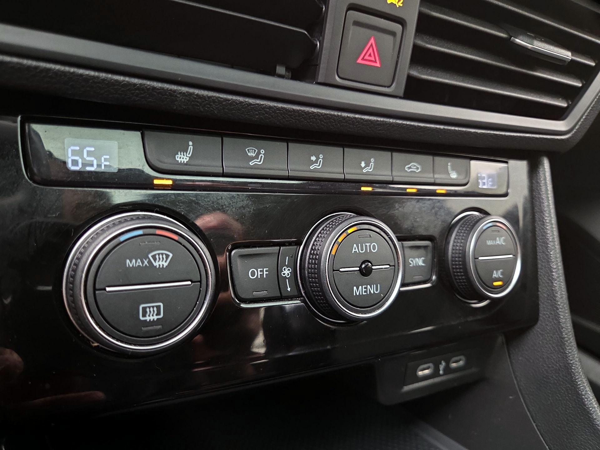 Thumbnail: 2024 Volkswagen Jetta - 16