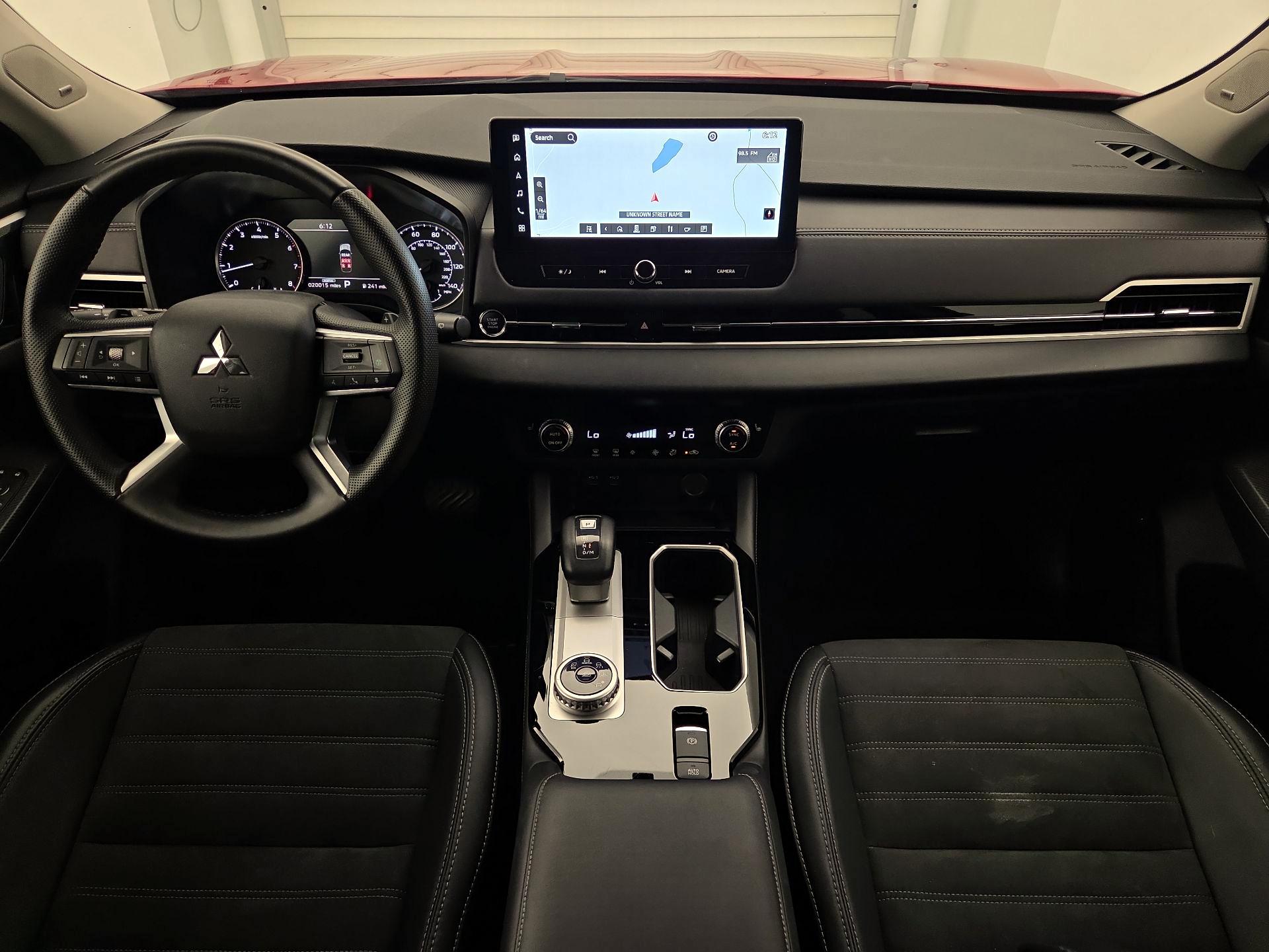 Thumbnail: 2025 Mitsubishi Outlander - 9