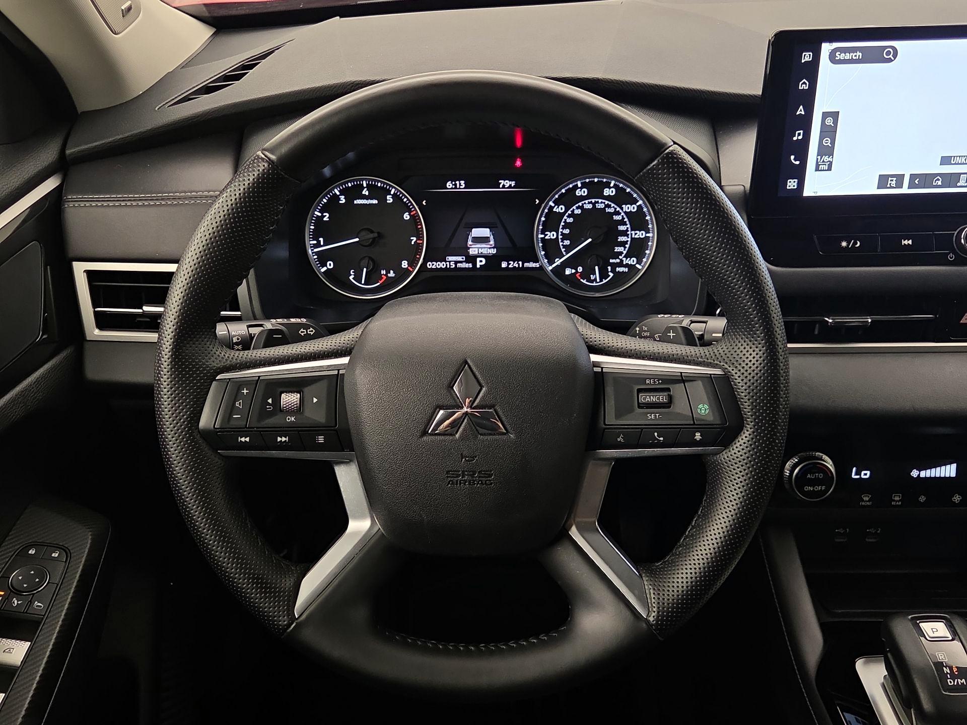 Thumbnail: 2025 Mitsubishi Outlander - 10