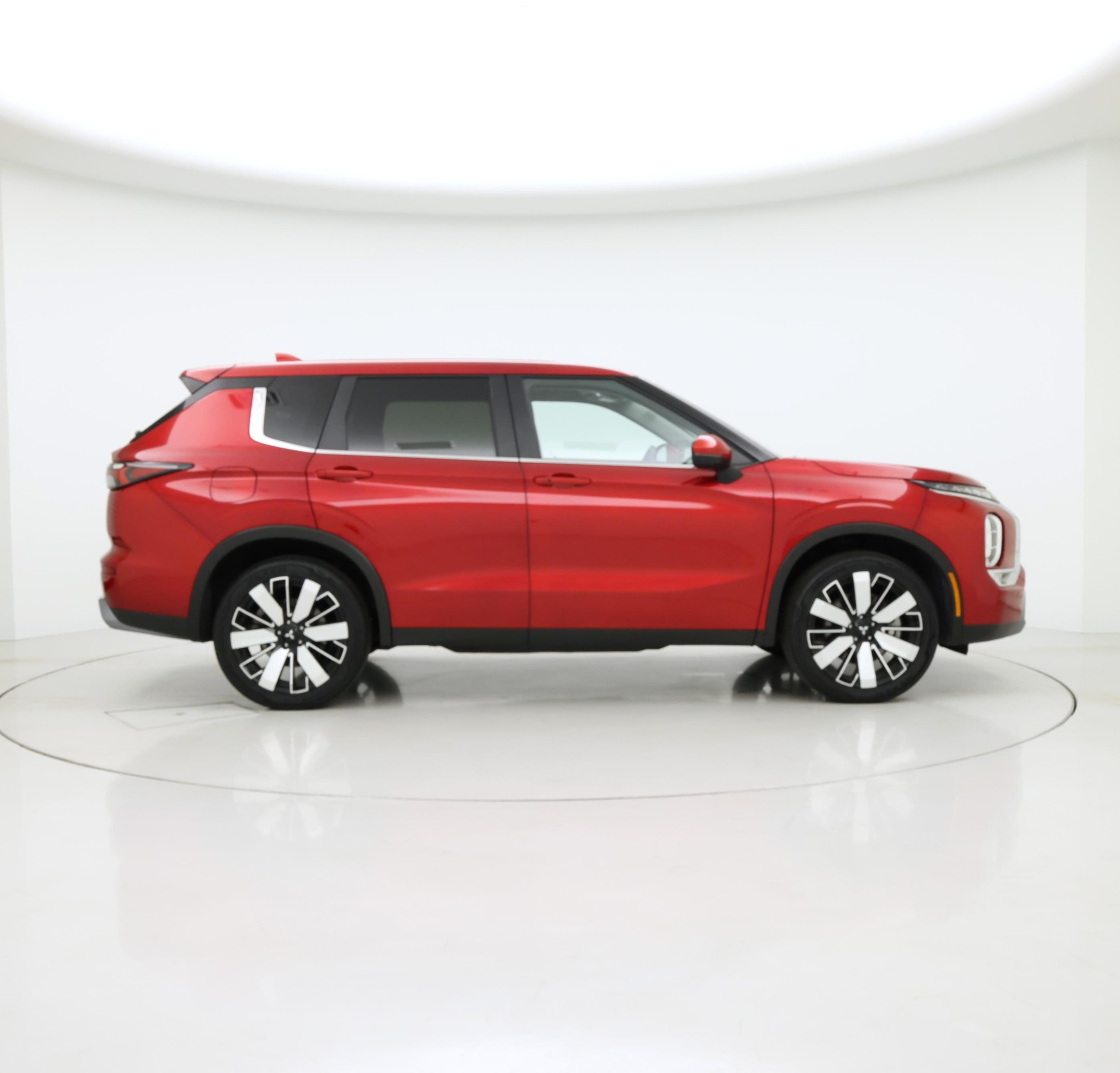 Thumbnail: 2025 Mitsubishi Outlander - 7