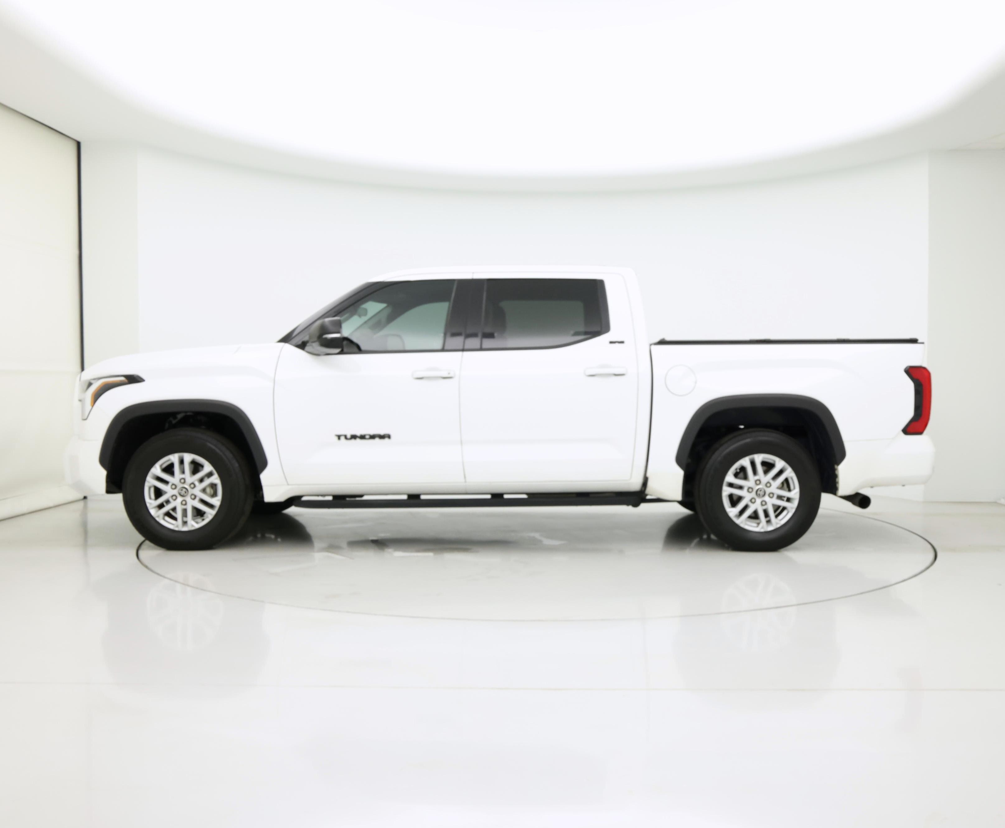Thumbnail: 2022 Toyota Tundra - 3