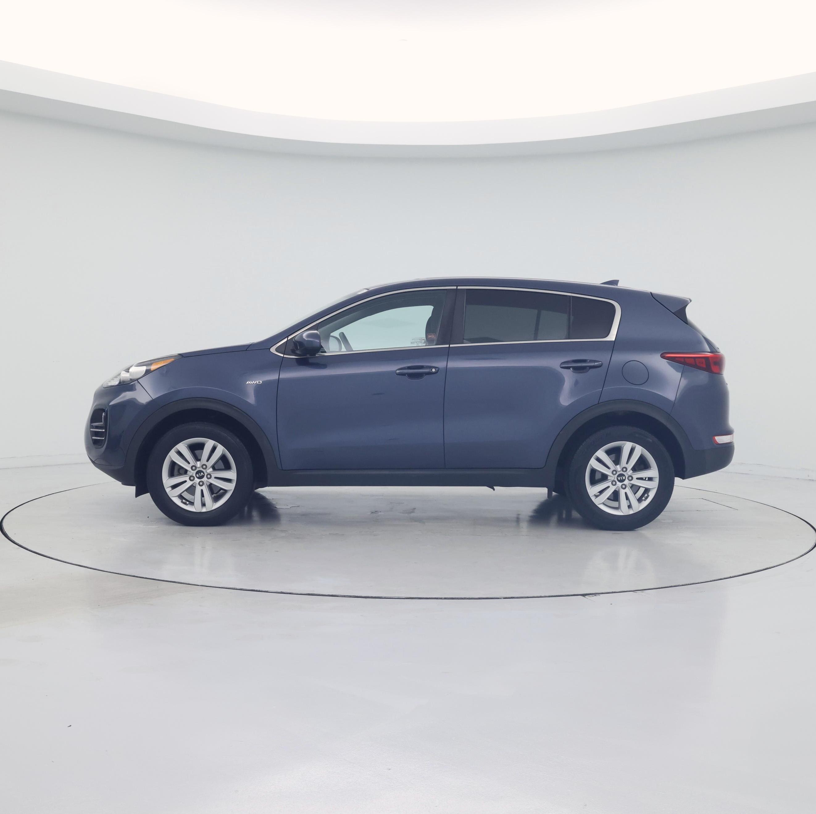 Thumbnail: 2017 Kia Sportage - 3