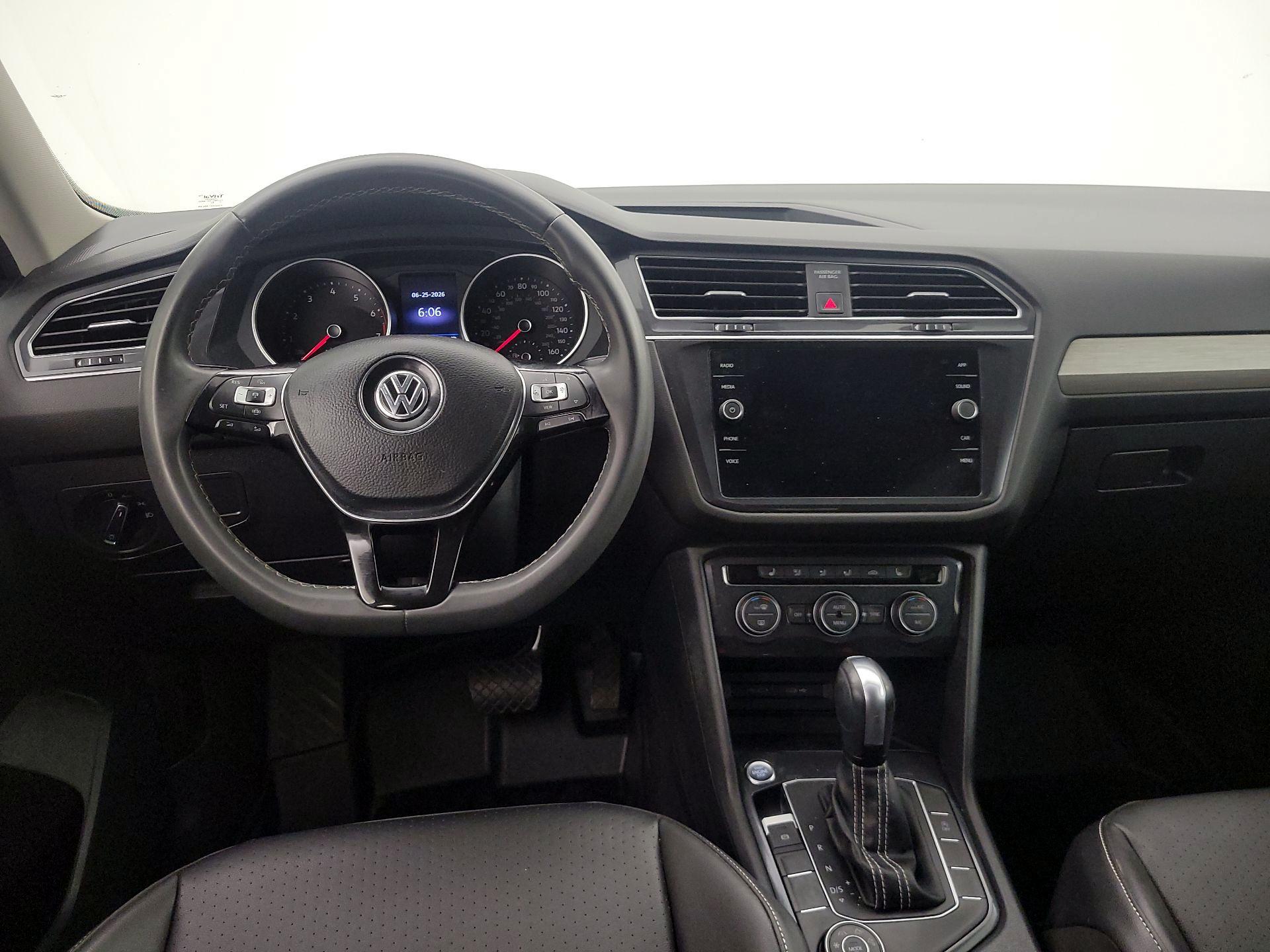 Thumbnail: 2021 Volkswagen Tiguan - 10