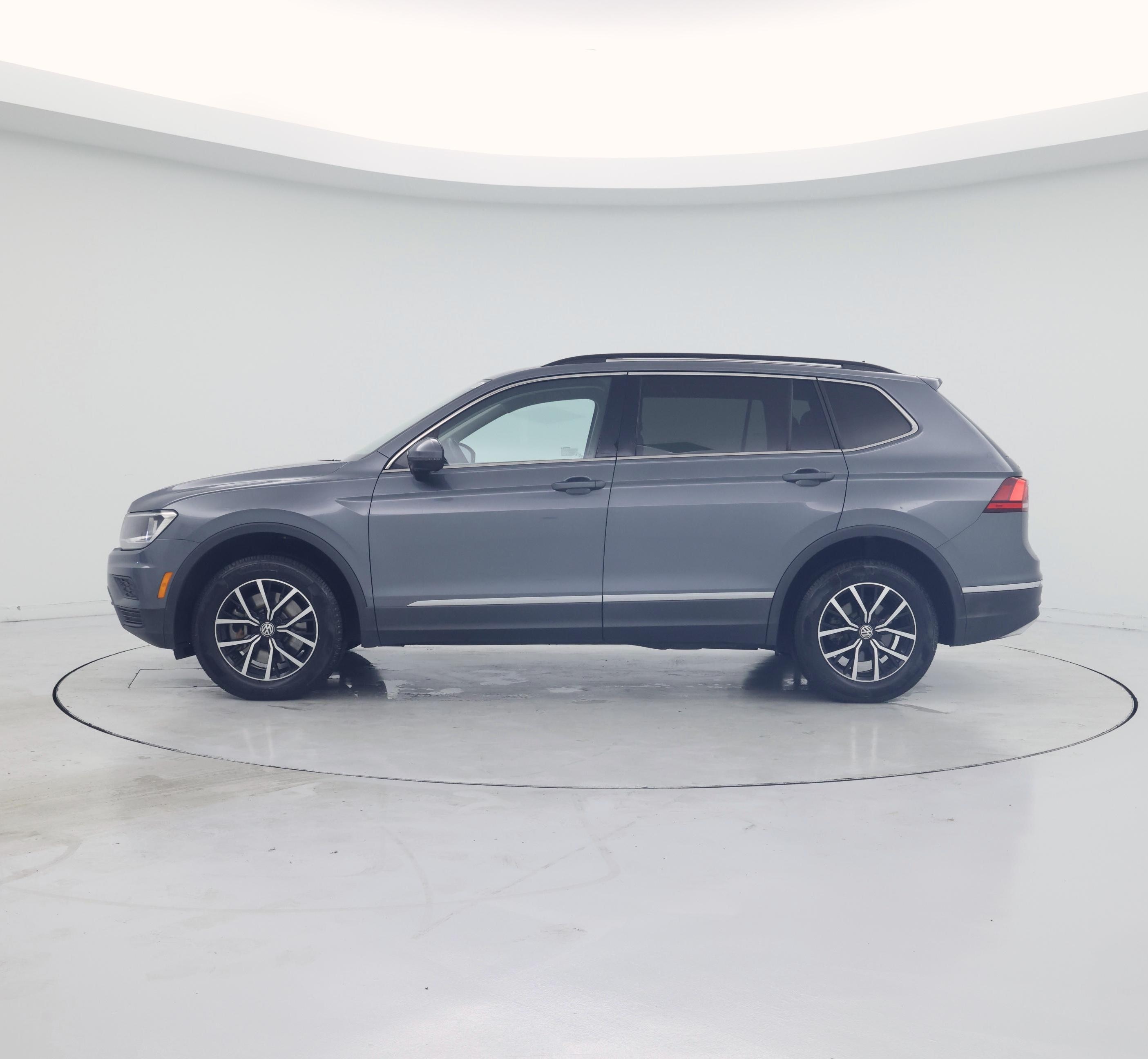 Thumbnail: 2021 Volkswagen Tiguan - 3