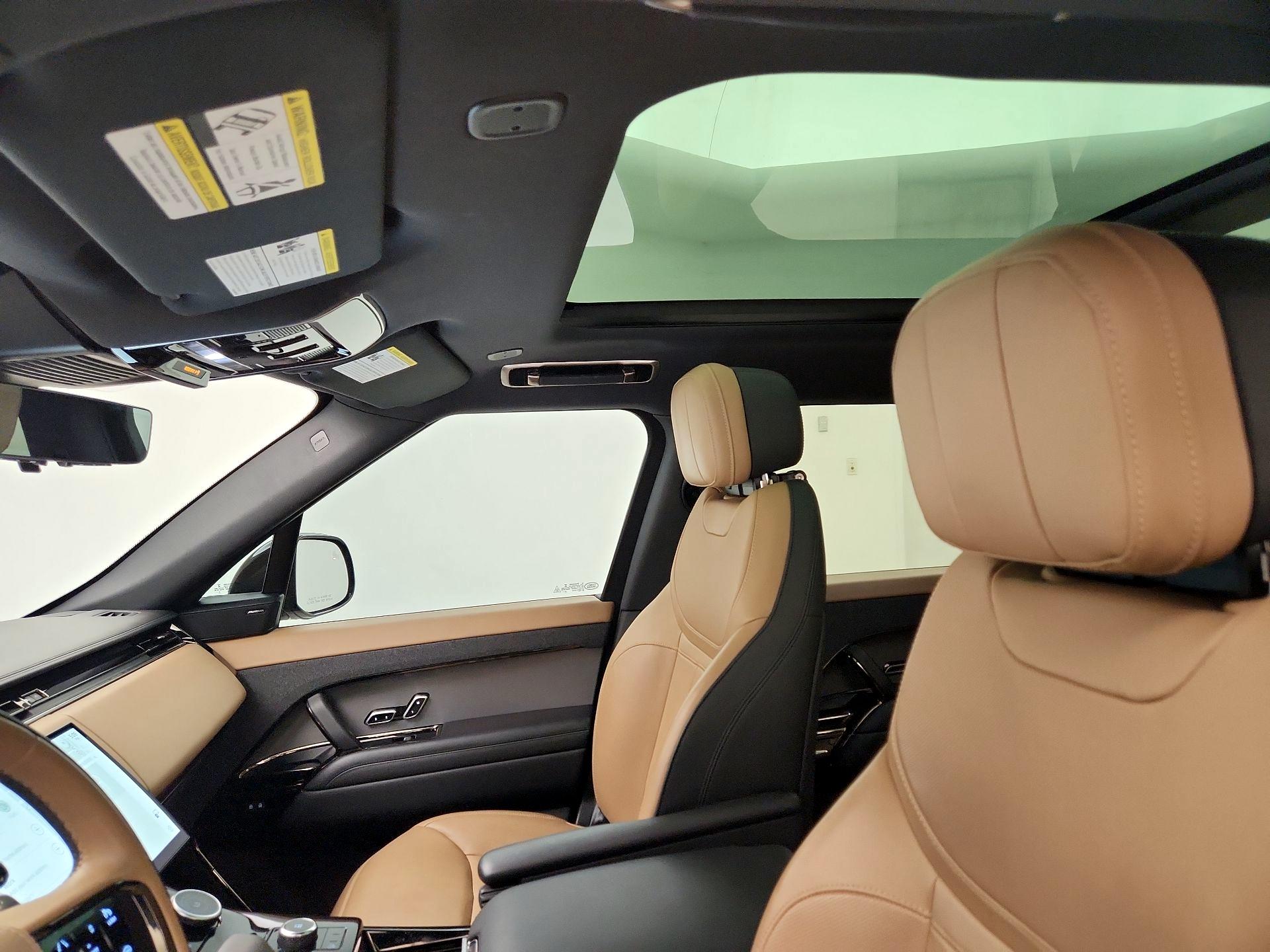 Thumbnail: 2023 Land Rover Range Rover Sport - 19