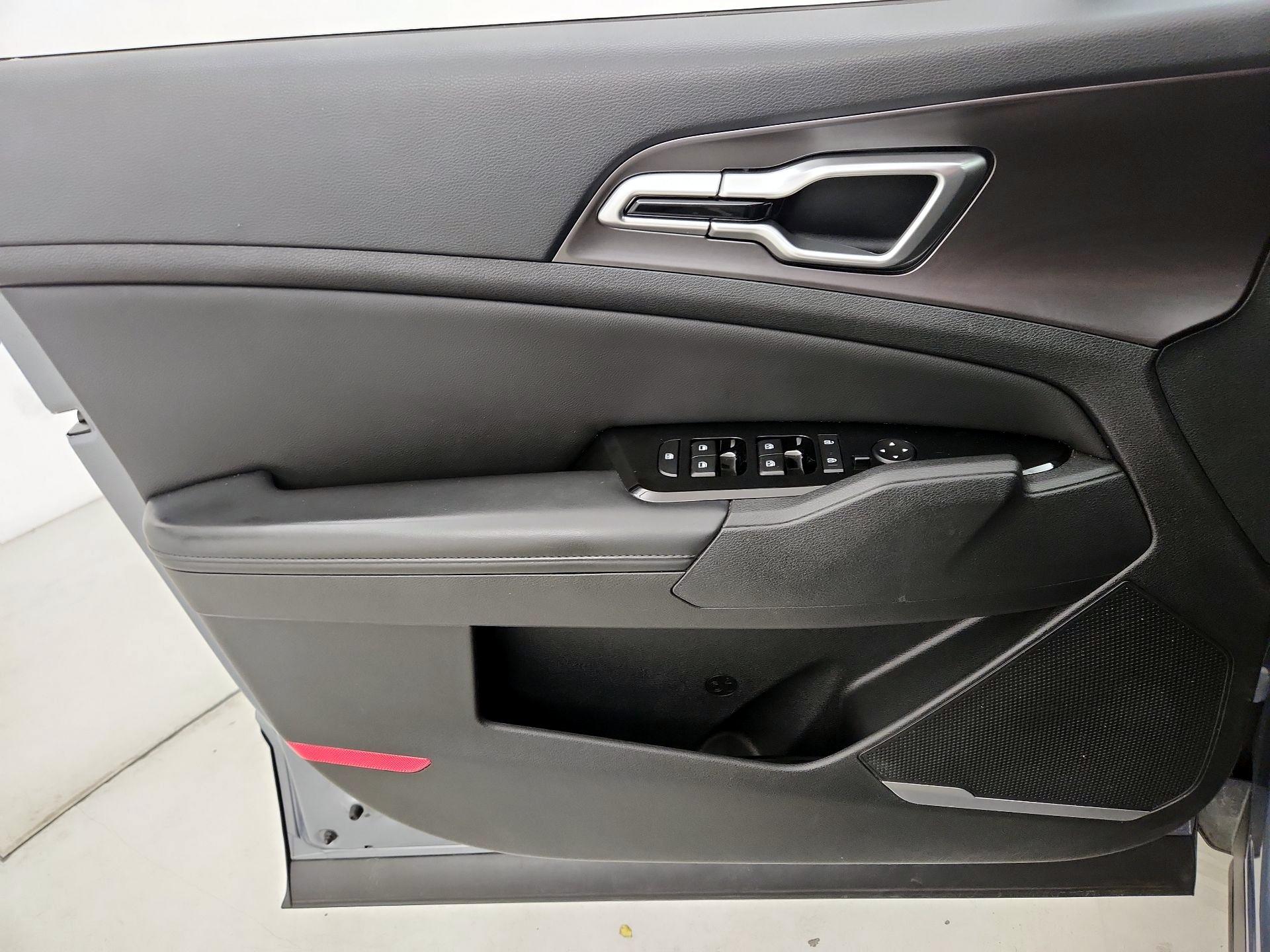 Thumbnail: 2023 Kia Sportage - 12