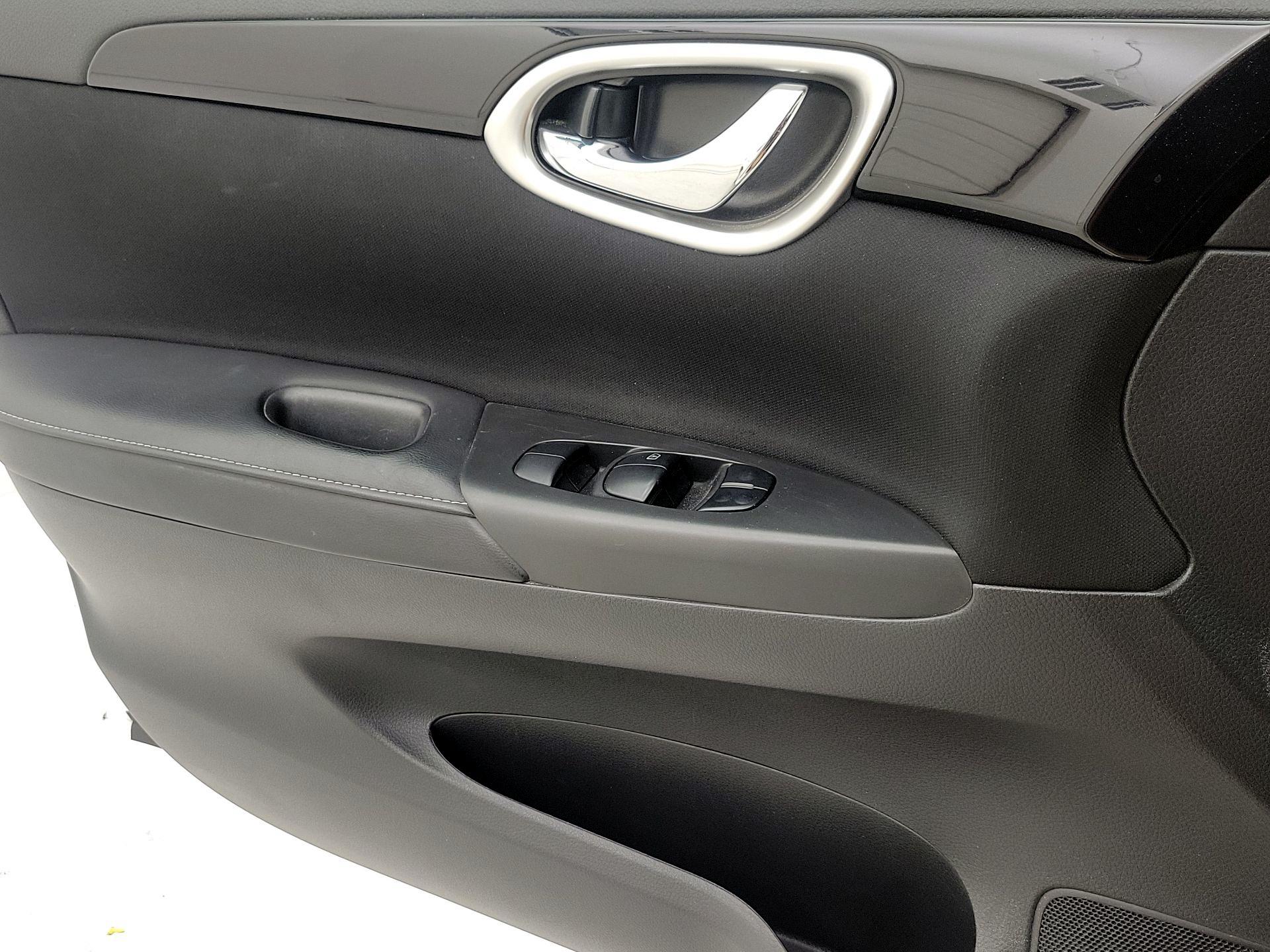 Thumbnail: 2019 Nissan Sentra - 12