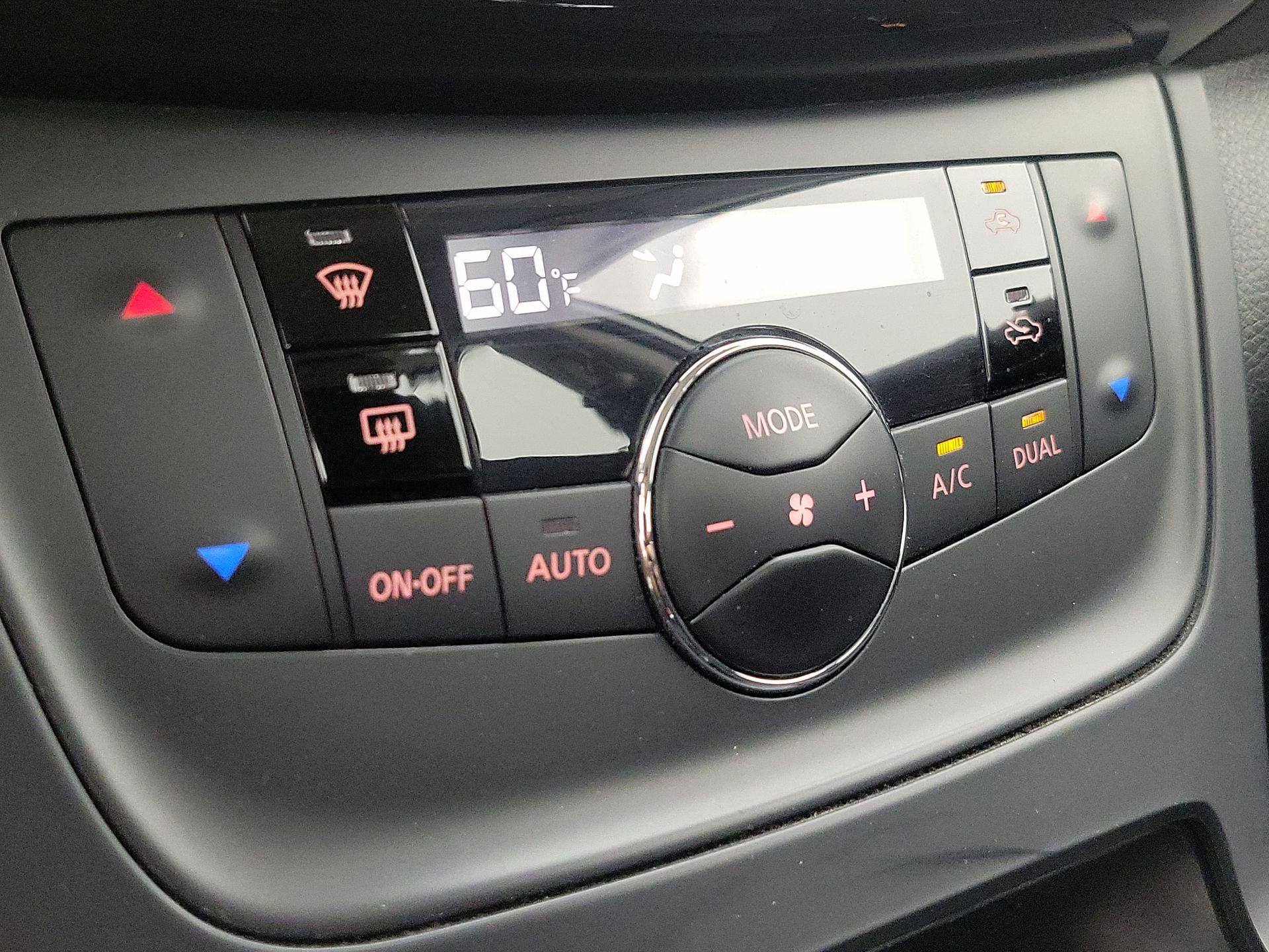 Thumbnail: 2019 Nissan Sentra - 16