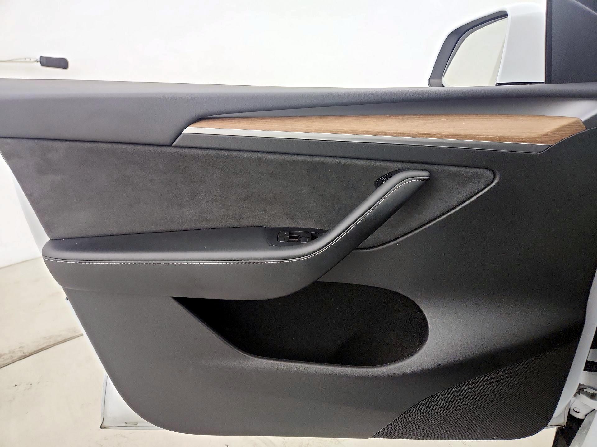 Thumbnail: 2023 Tesla Model Y - 12