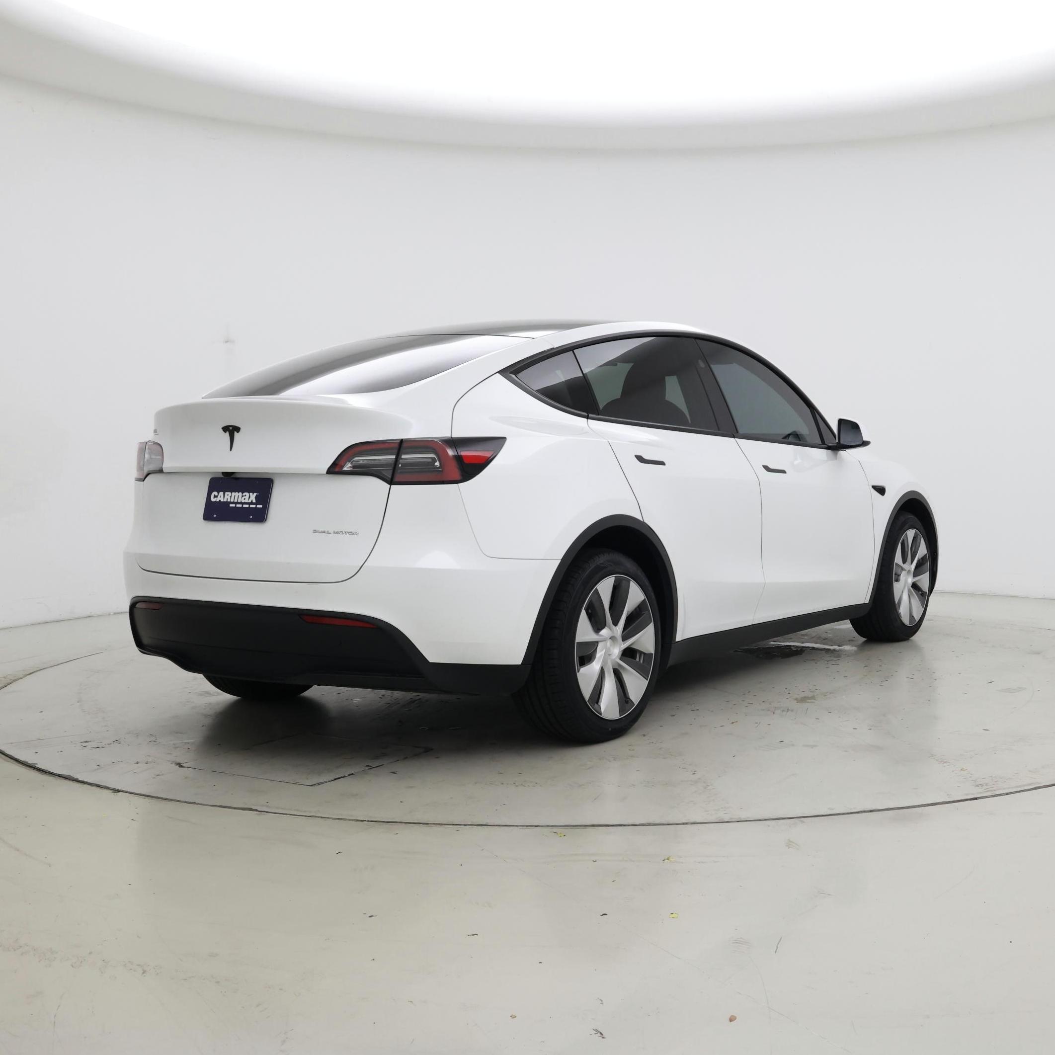 Thumbnail: 2023 Tesla Model Y - 8