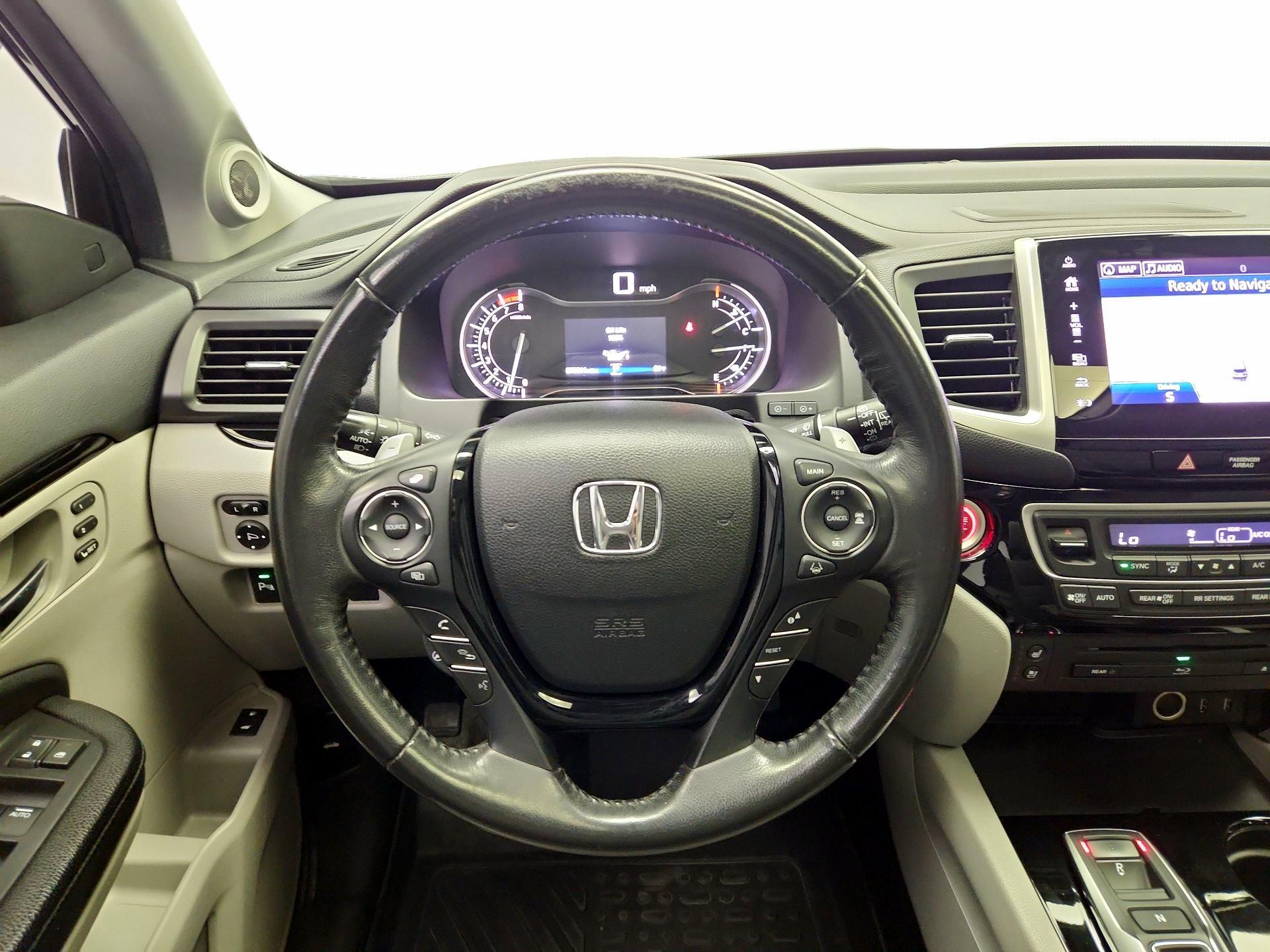 Thumbnail: 2018 Honda Pilot - 10