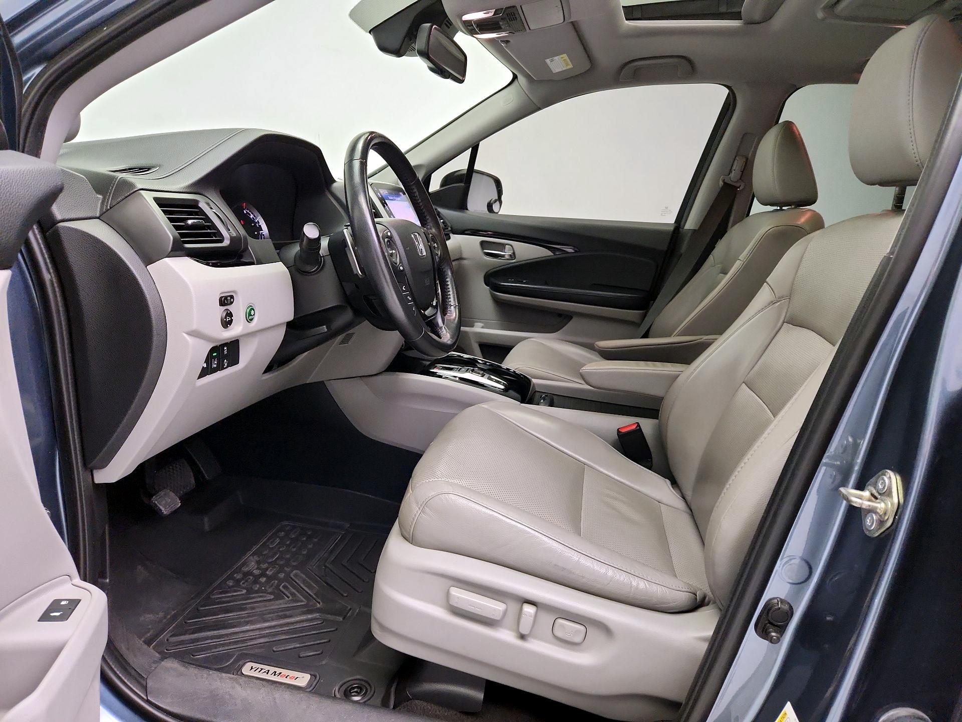 Thumbnail: 2018 Honda Pilot - 11