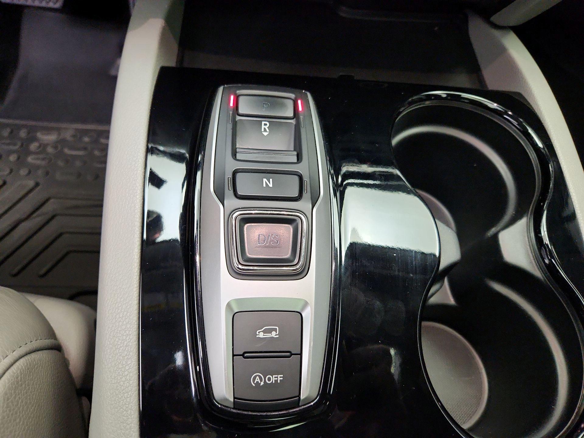 Thumbnail: 2018 Honda Pilot - 18