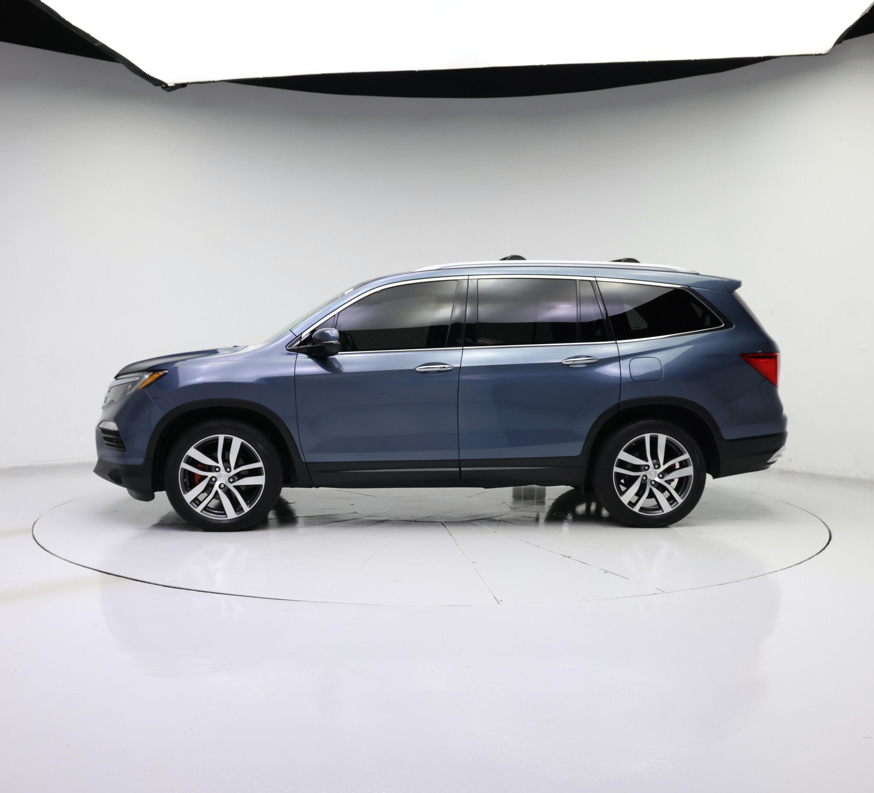 Thumbnail: 2018 Honda Pilot - 3