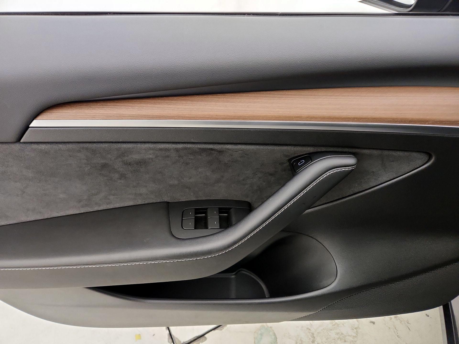 Thumbnail: 2023 Tesla Model 3 - 12