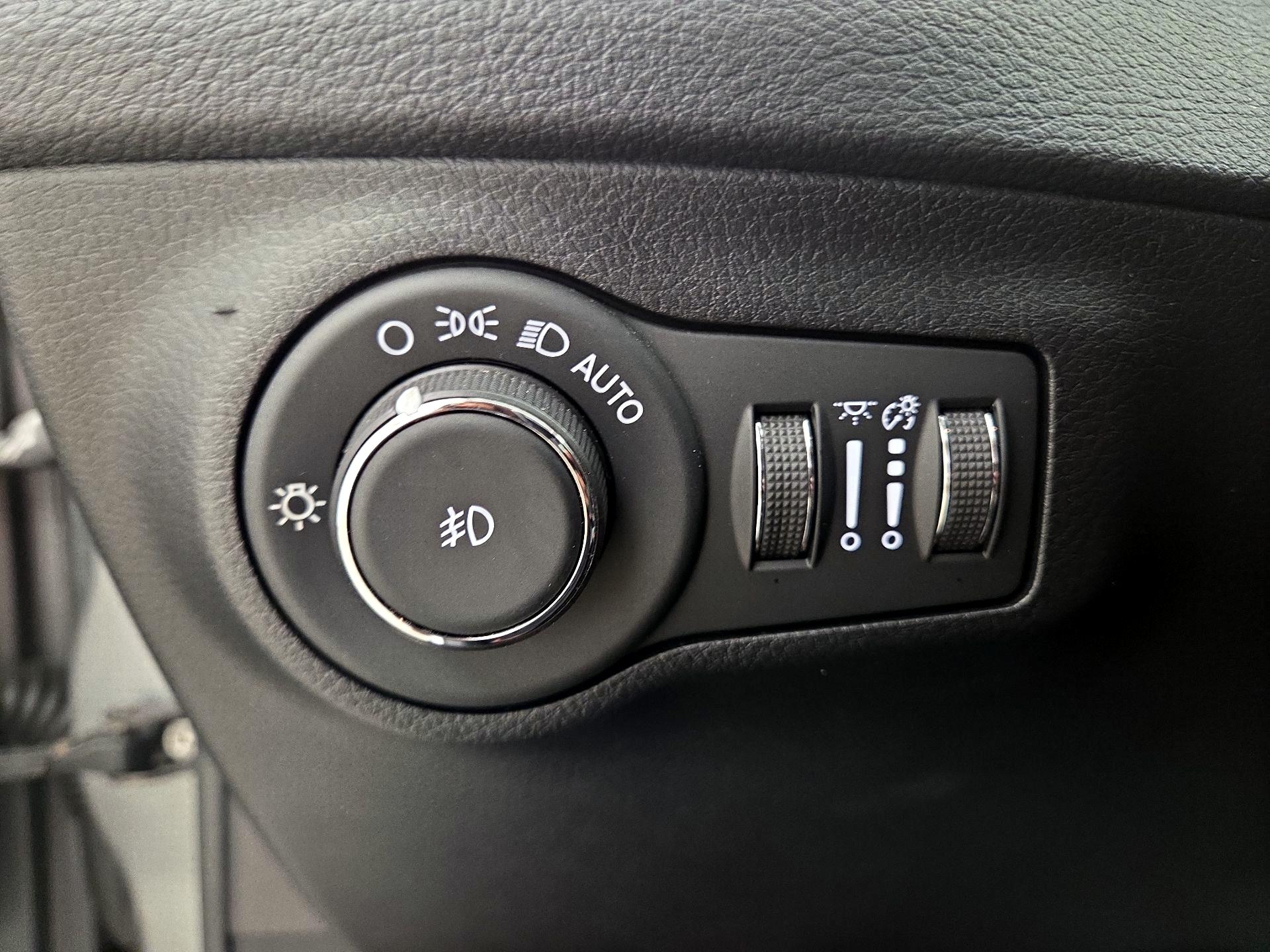 Thumbnail: 2020 Jeep Compass - 13