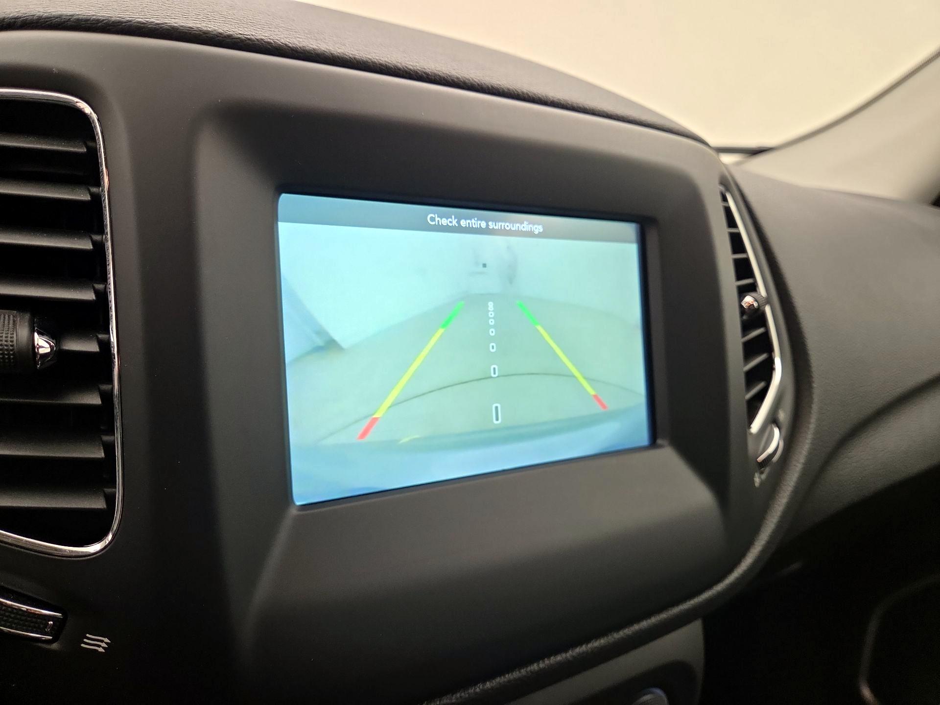Thumbnail: 2020 Jeep Compass - 14